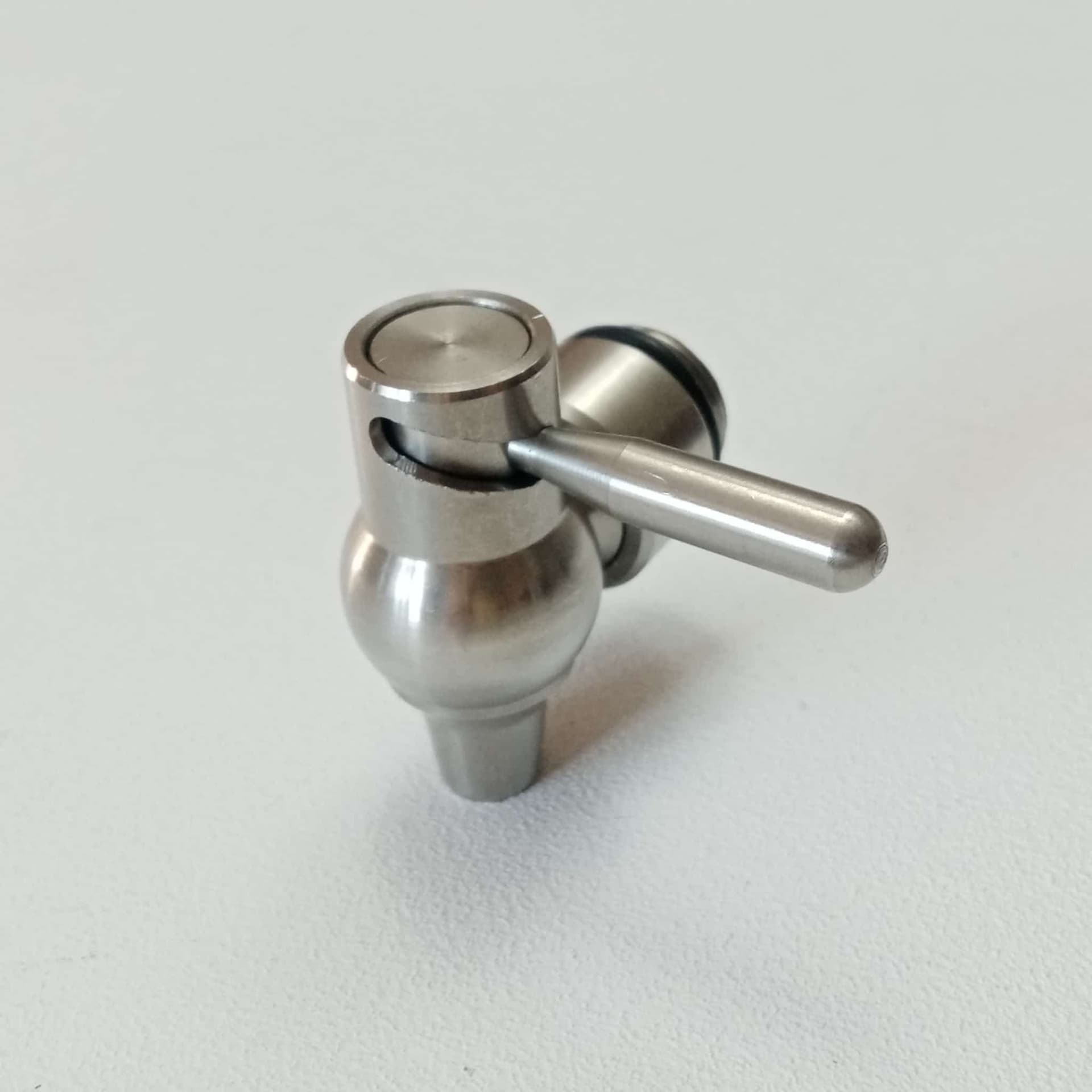 Rubinetto salvagoccia inox a leva per contenitore olio vino miele in Accessori per il travaso Aloiserw.com - Altomonte, commercioVirtuoso.it
