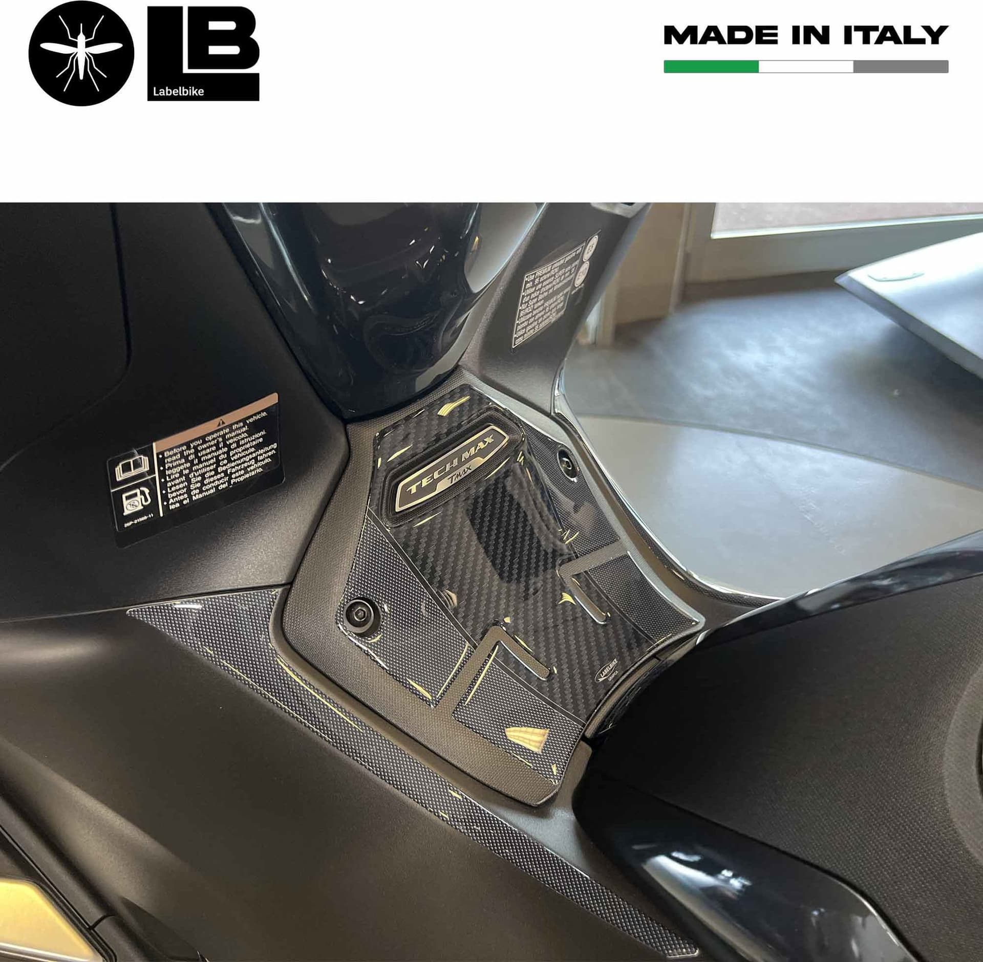 Adesivi 3D Protezioni Pedana centrale scooter compatibili con Yamaha Tmax 2022-2024 in Decalcomanie adesivi e magneti LabelBike - Bibbiano, commercioVirtuoso.it
