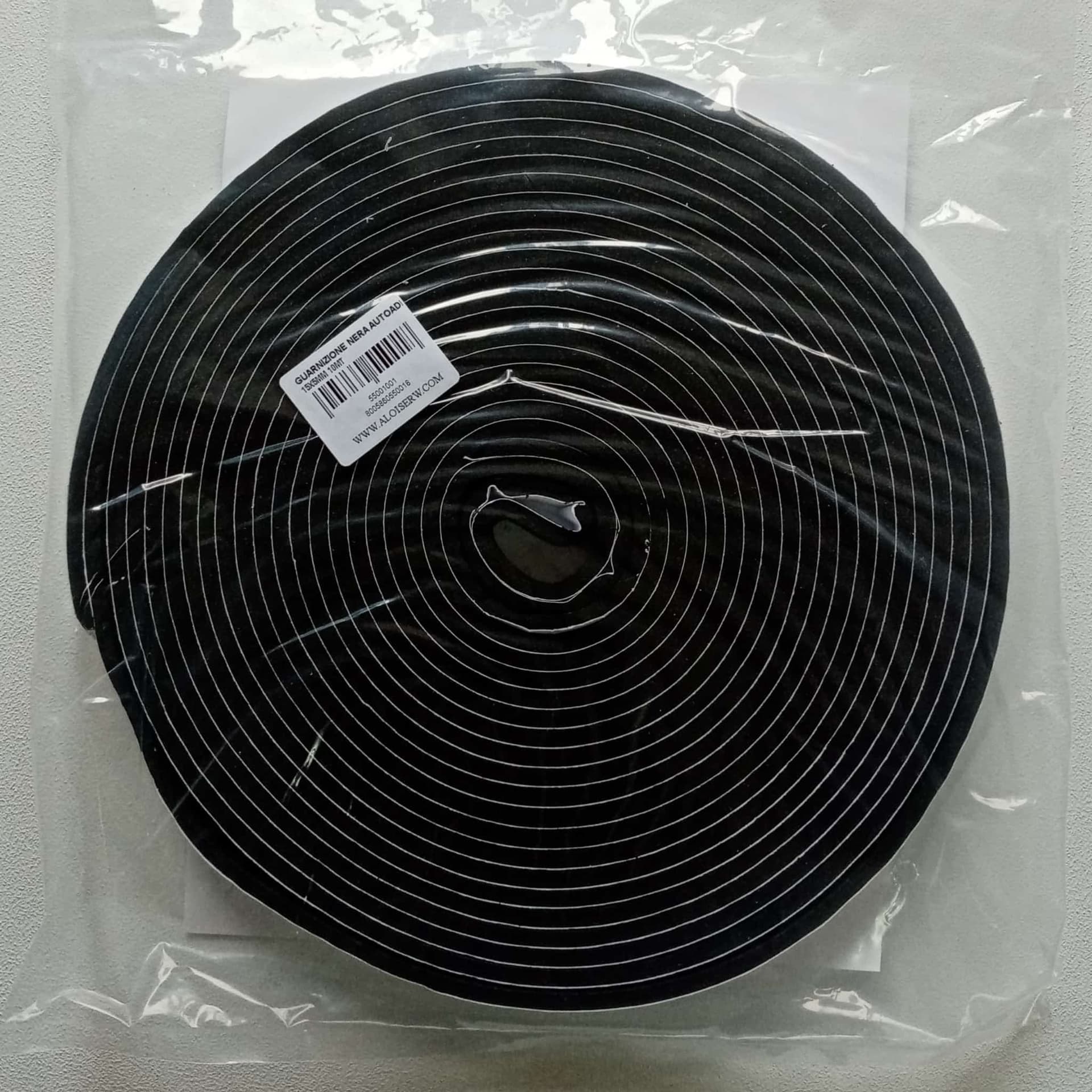 Guarnizione da 5 x 15mm lunghezza 10mt in gomma nera espansa autoadesiva in Paraspifferi e guarnizioni Aloiserw.com - Altomonte, commercioVirtuoso.it