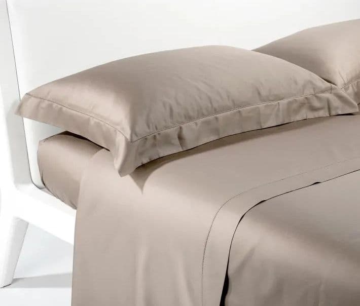 Lenzuola Raso ! Caleffi Tinta Unita in raso di cotone - Eleganza e Comfort per il Tuo Letto in Set di lenzuola e federe Anastasi - Marsala, commercioVirtuoso.it