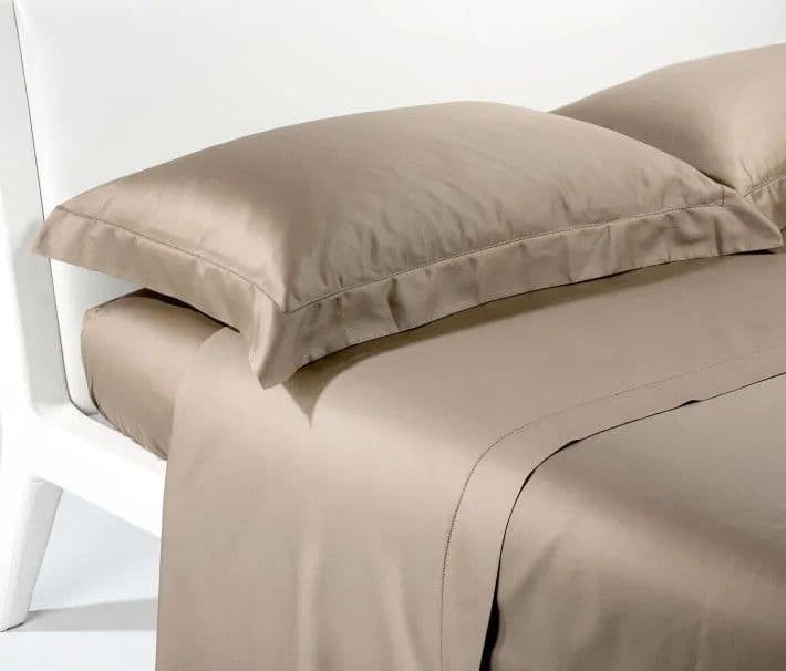 Lenzuola Raso ! Caleffi Tinta Unita in raso di cotone - Eleganza e Comfort per il Tuo Letto in Set di lenzuola e federe Anastasi - Marsala, commercioVirtuoso.it