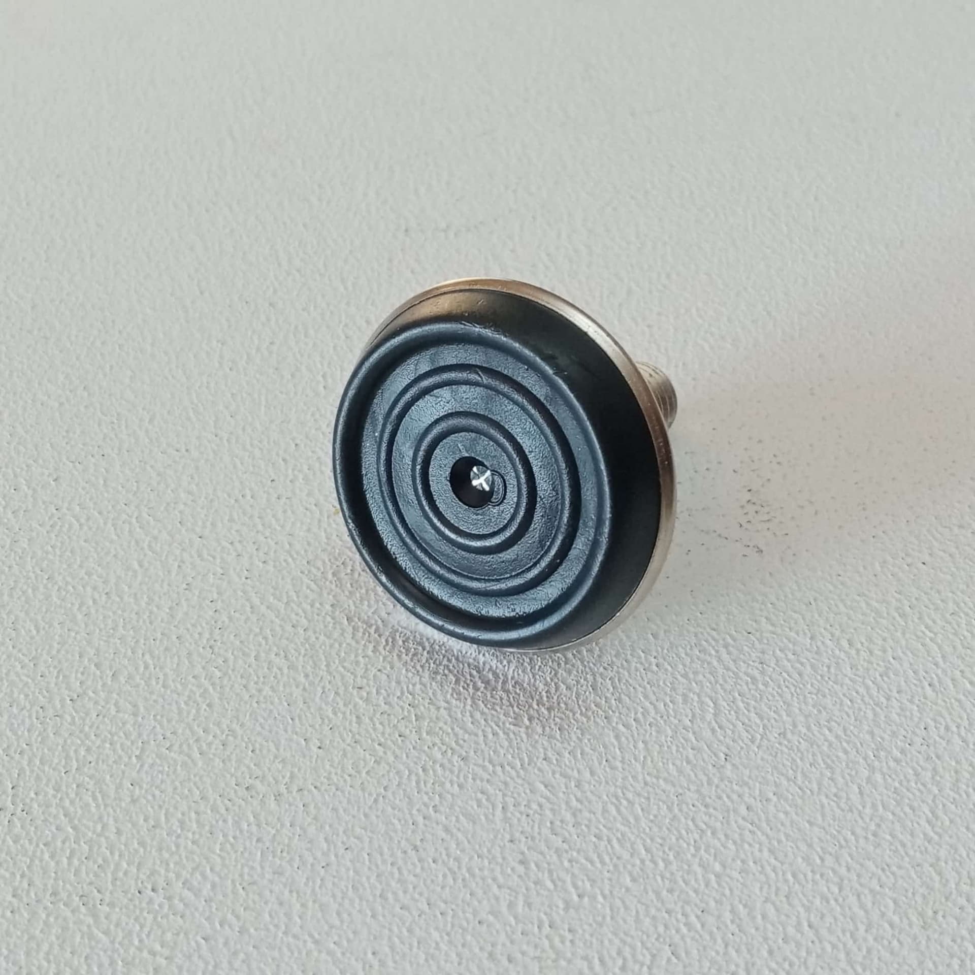 Piedino da 30mm - 1pz piede filettato regolabile in acciaio cromato per mobili in Gambe per mobili Aloiserw.com - Altomonte, commercioVirtuoso.it