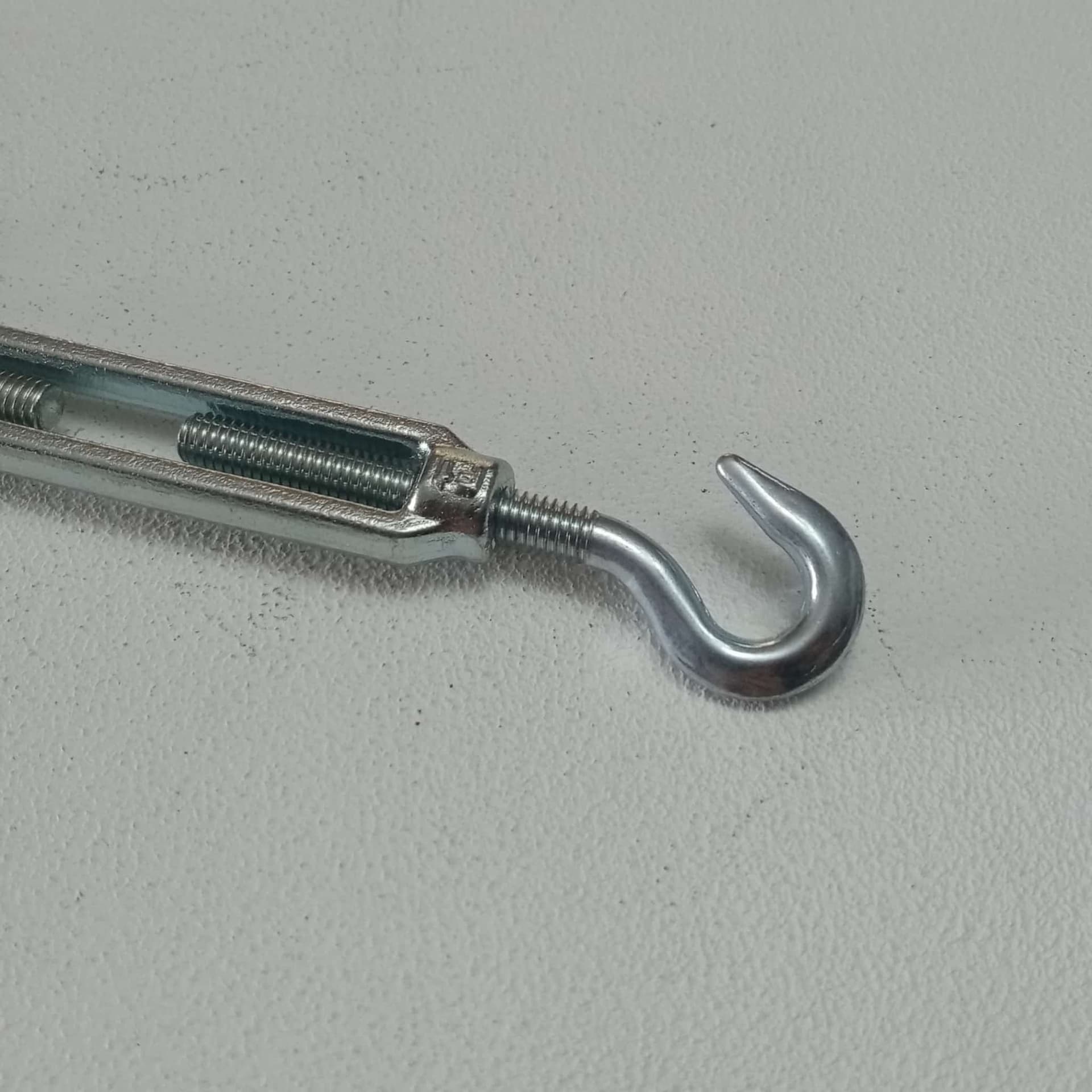 Robur tenditore occhio gancio M 8 da 5/16 di pollice lunghezza minima 170mm in Tenditori Aloiserw.com - Altomonte, commercioVirtuoso.it