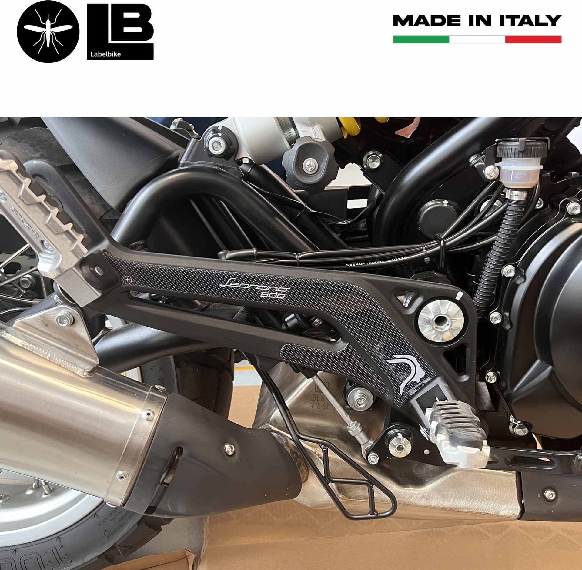 Adesivo 3D Protezione battitacco moto compatibile con Benelli Leoncino 500 in Decalcomanie adesivi e magneti LabelBike - Bibbiano, commercioVirtuoso.it