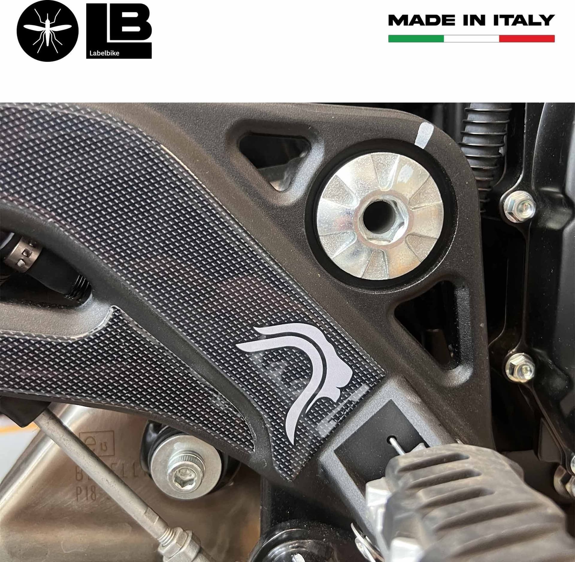 Adesivo 3D Protezione battitacco moto compatibile con Benelli Leoncino 500 in Decalcomanie adesivi e magneti LabelBike - Bibbiano, commercioVirtuoso.it