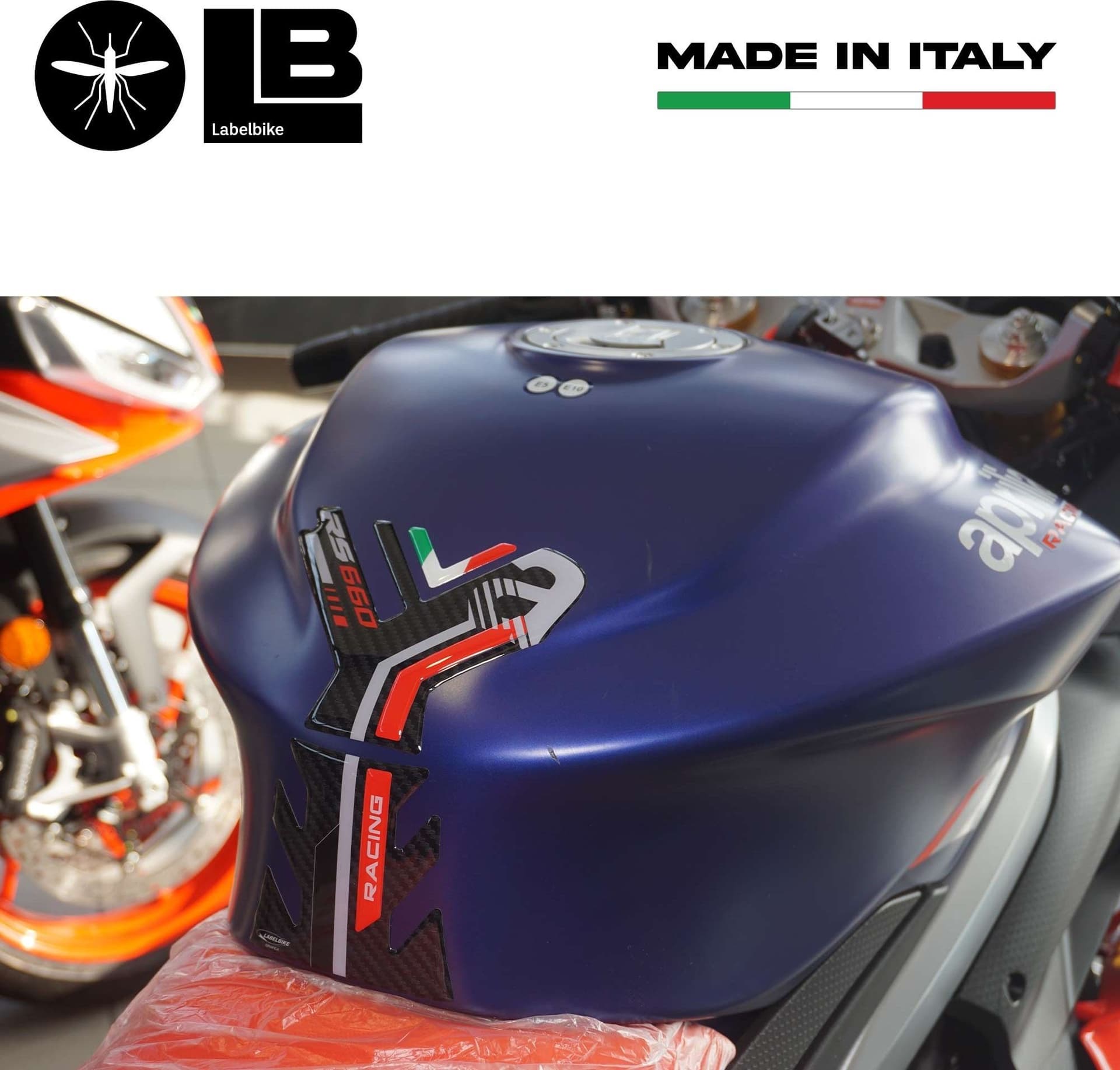Adesivo 3D Protezione Paraserbatoio compatibile con Aprilia RS 660 2020-2023 in Decalcomanie adesivi e magneti LabelBike - Bibbiano, commercioVirtuoso.it