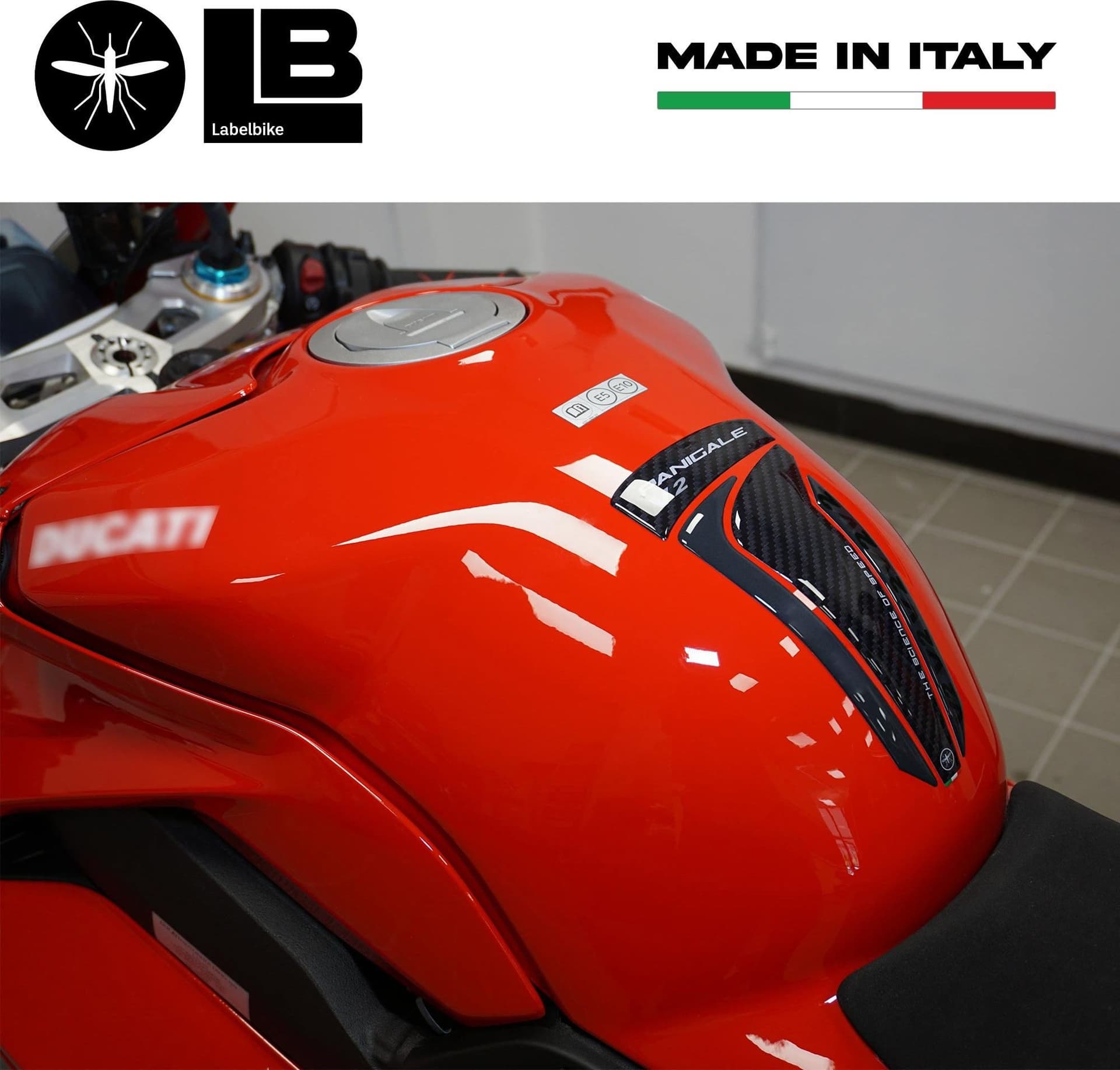 Adesivo 3D Protezione Paraserbatoio compatibile con Ducati Panigale V2 2020-2023 in Decalcomanie adesivi e magneti LabelBike - Bibbiano, commercioVirtuoso.it