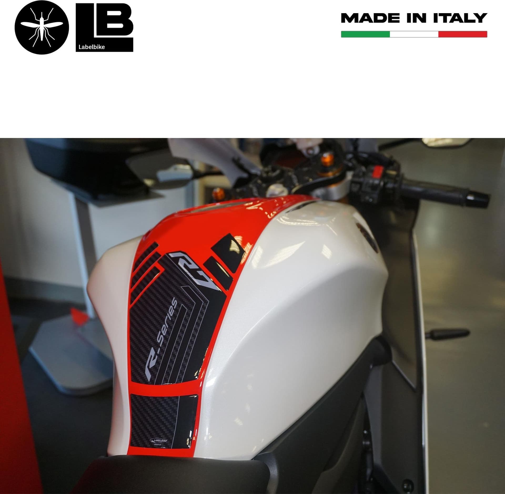 Adesivo 3D Protezione Paraserbatoio moto compatibile con Yamaha R7 2021-2024 in Decalcomanie adesivi e magneti LabelBike - Bibbiano, commercioVirtuoso.it