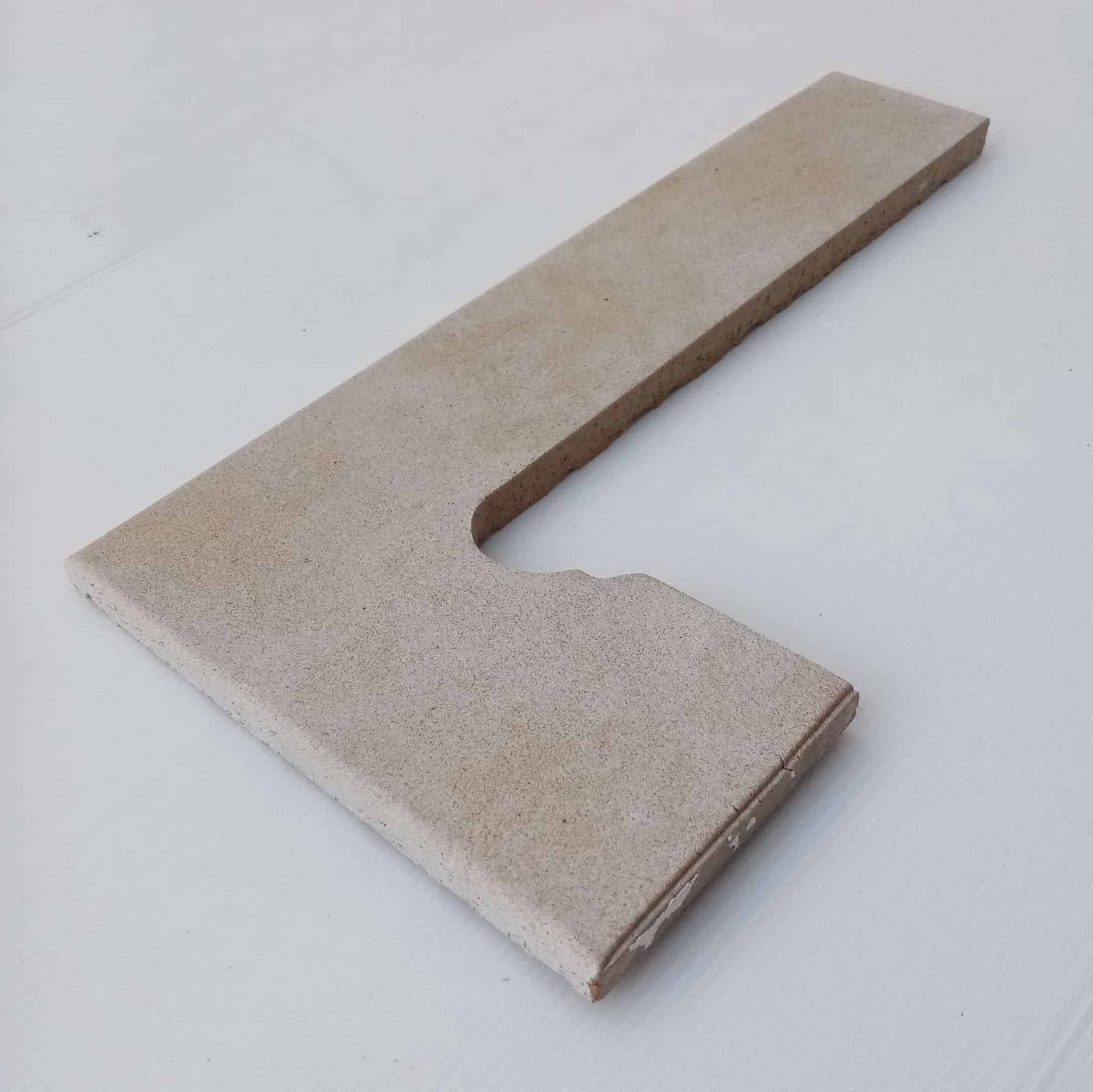 Battiscala sinistro klinker per serie Capri colore Beige - 1pz in Mole per smerigliatrici da banco e da pedana Aloiserw.com - Altomonte, commercioVirtuoso.it