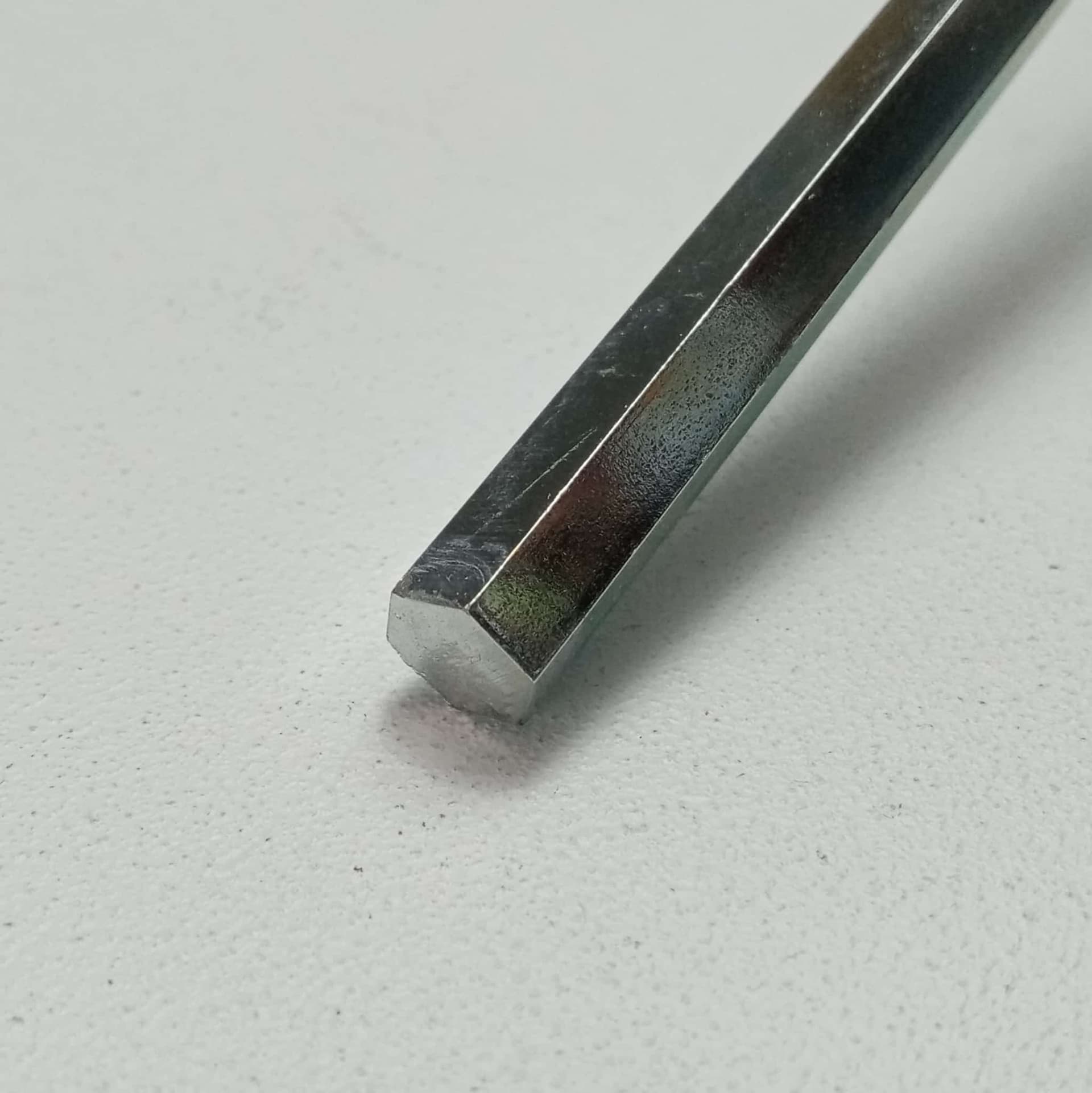 Frusta da 130x140mm a 4 settori in acciaio zincato attacco esagonale per mescolatore in Fruste da cucina Aloiserw.com - Altomonte, commercioVirtuoso.it