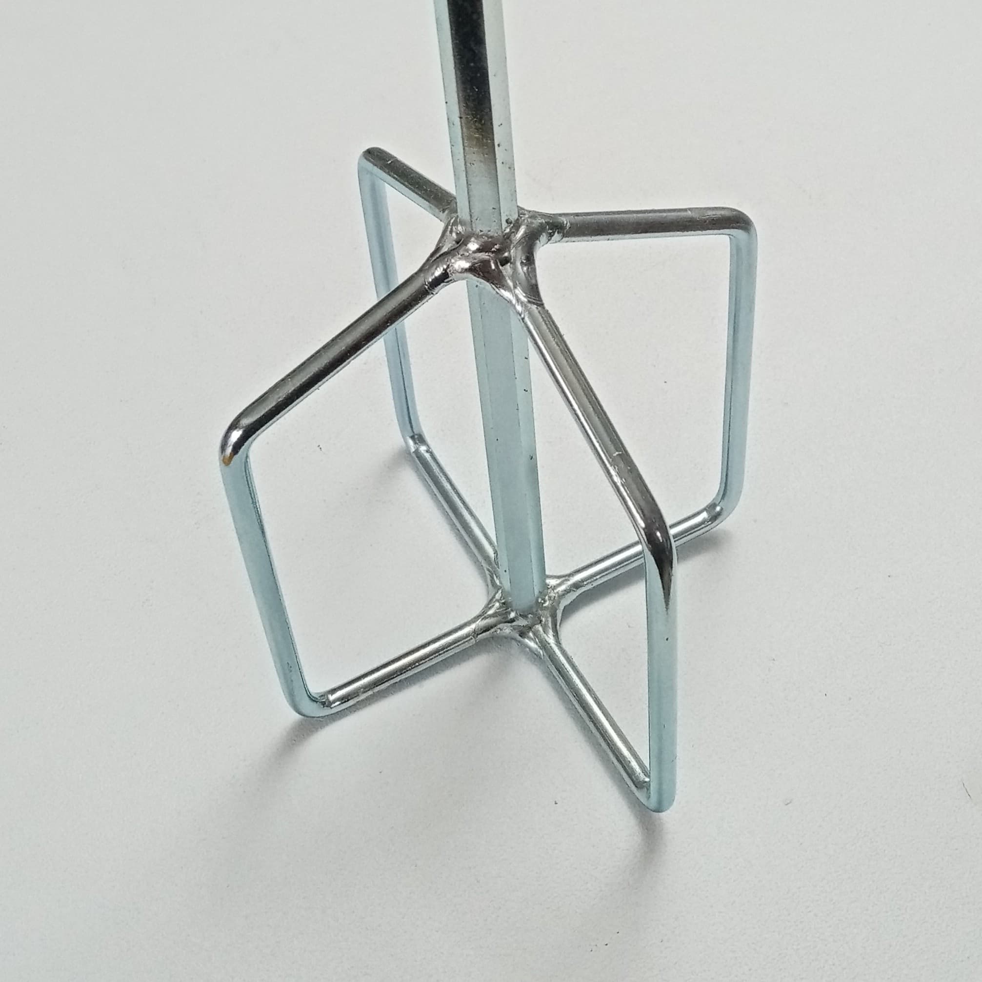 Frusta da 130x140mm a 4 settori in acciaio zincato attacco esagonale per mescolatore in Fruste da cucina Aloiserw.com - Altomonte, commercioVirtuoso.it