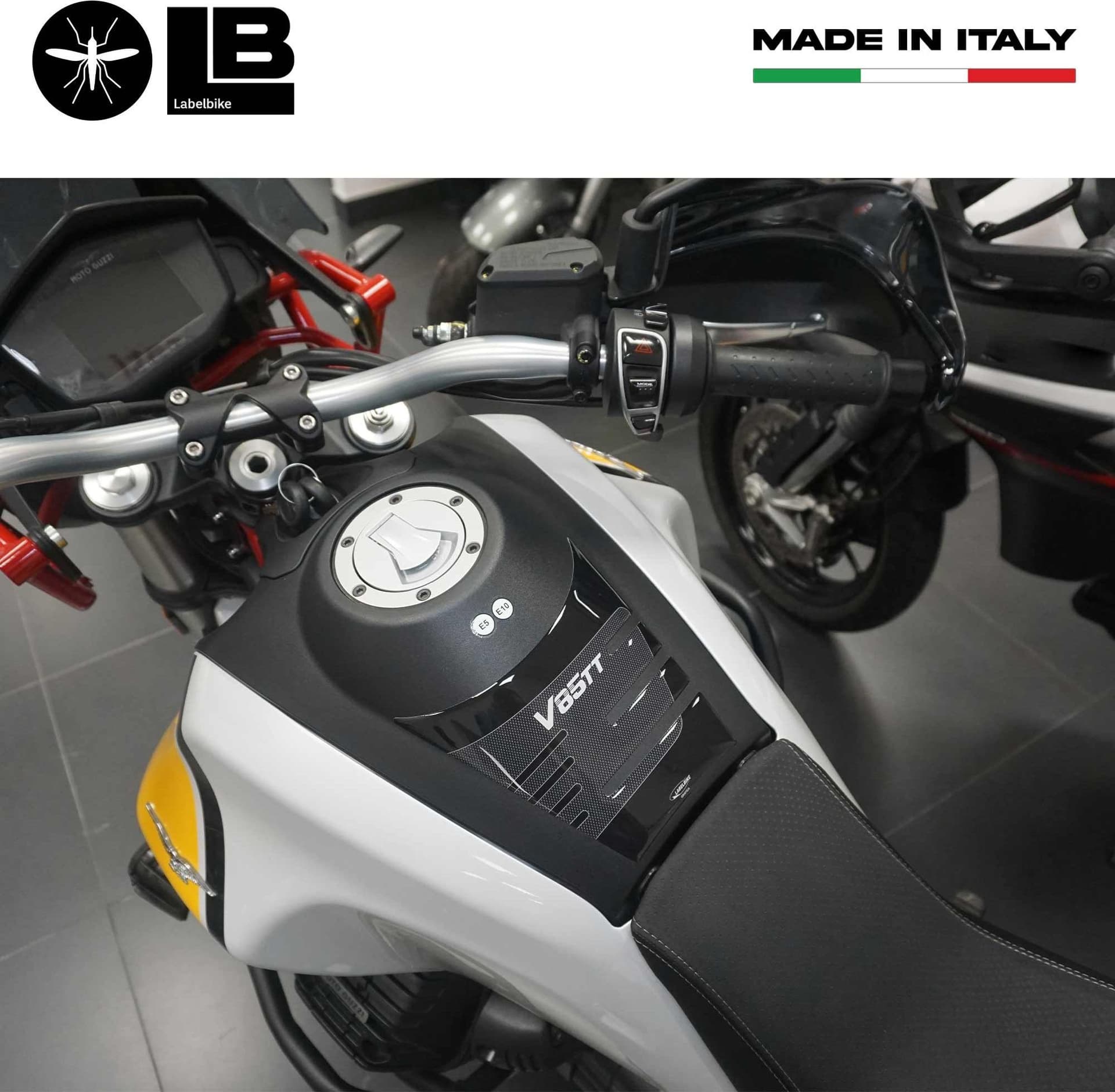 Adesivo 3D Protezione Serbatoio compatibili con Moto Guzzi V85 TT 2019 - 2023 in Decalcomanie adesivi e magneti LabelBike - Bibbiano, commercioVirtuoso.it