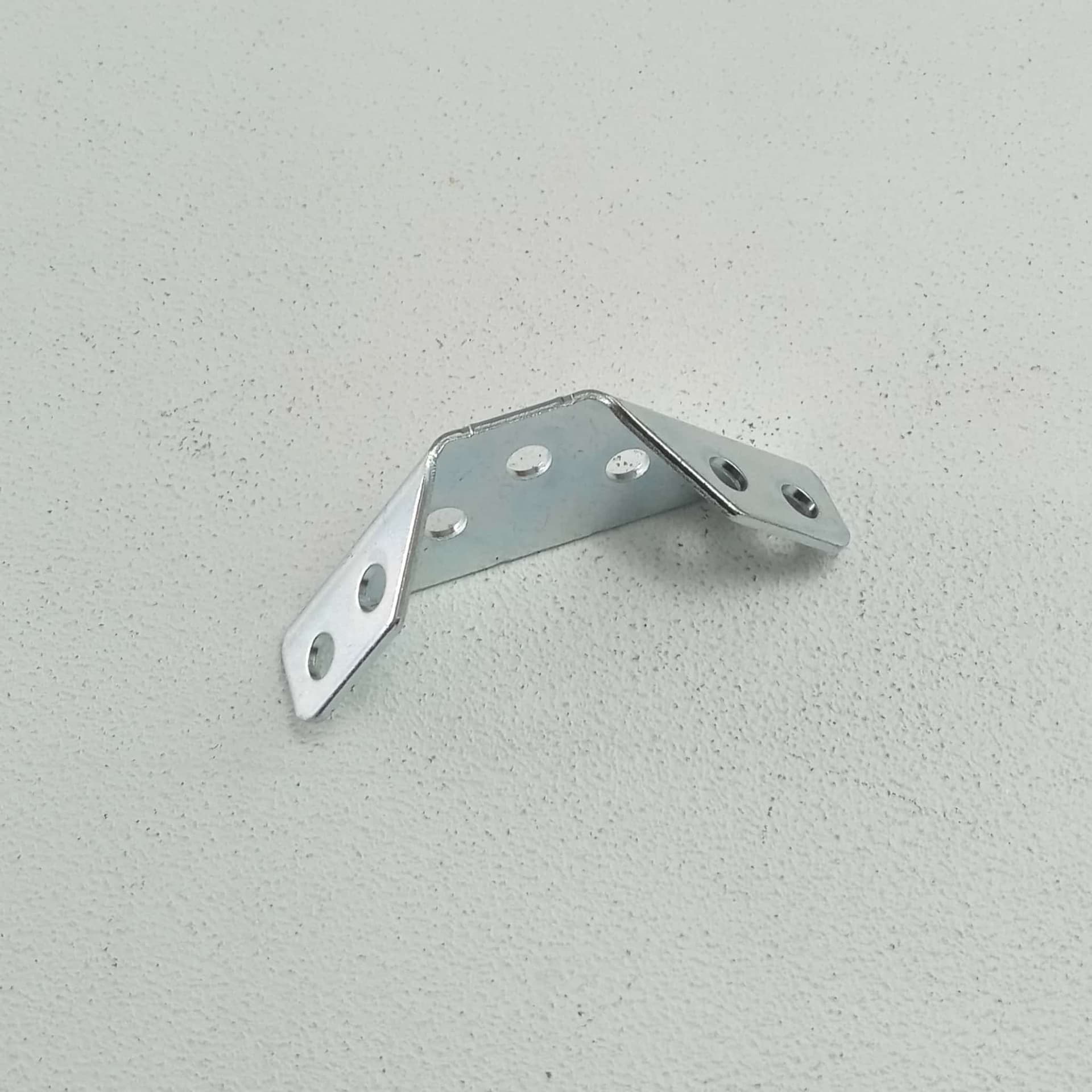 Piastrina angolare 19x63x15mm - 10pz supporto a 3 lati per riparazione e giunzione in Staffa Aloiserw.com - Altomonte, commercioVirtuoso.it