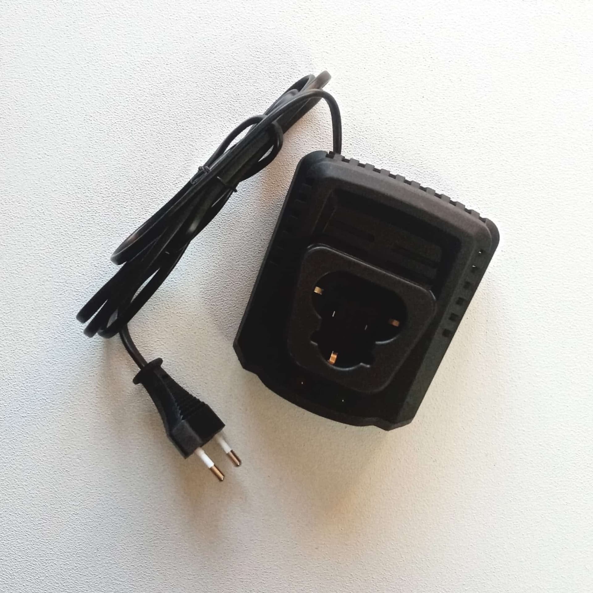 FF Group C1H 12V 2A caricabatterie universale per batterie ioni di litio in Caricabatterie Aloiserw.com - Altomonte, commercioVirtuoso.it