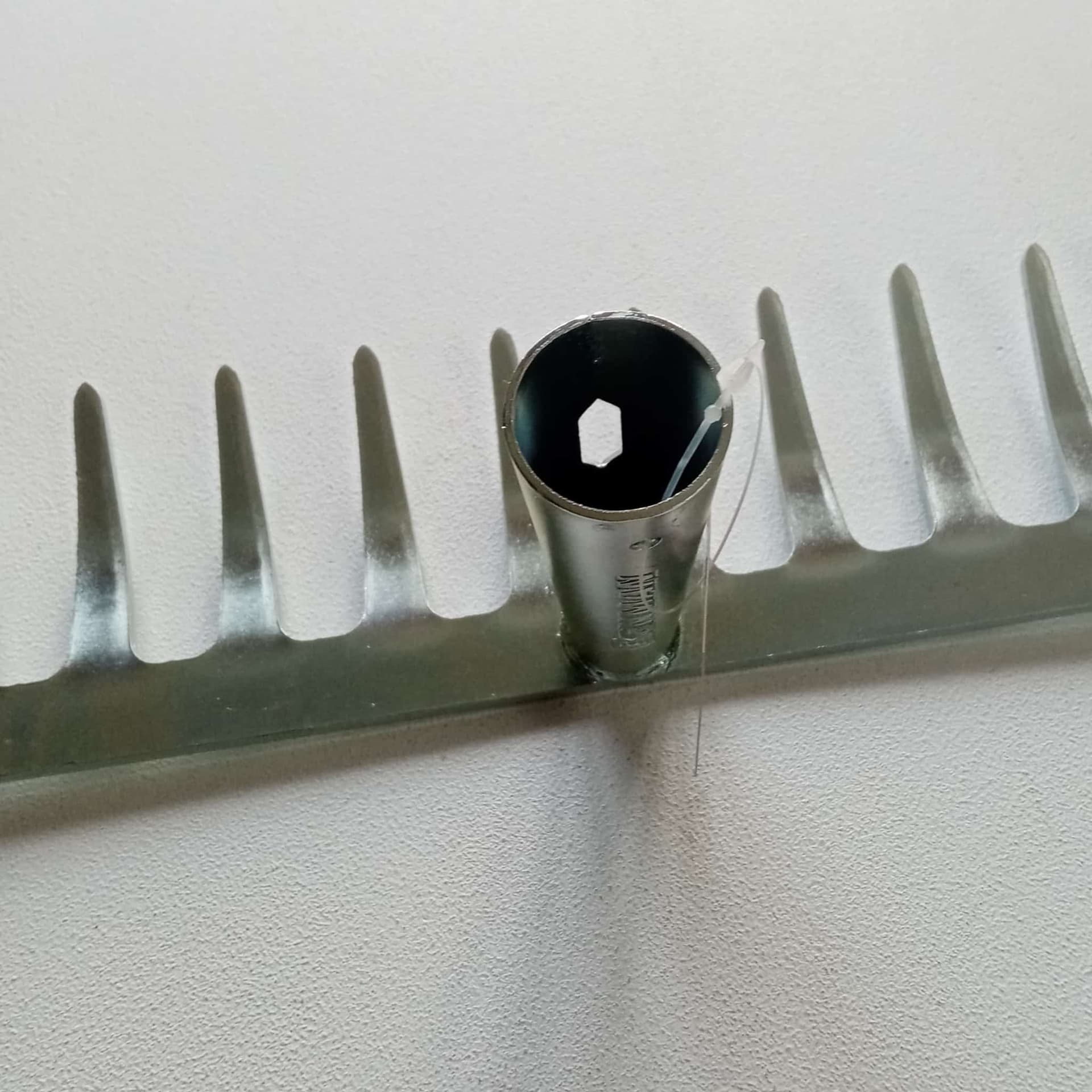 Banman rastrello di acciaio zincato a 14 denti larghezza 36cm senza manico in Rastrelli Aloiserw.com - Altomonte, commercioVirtuoso.it