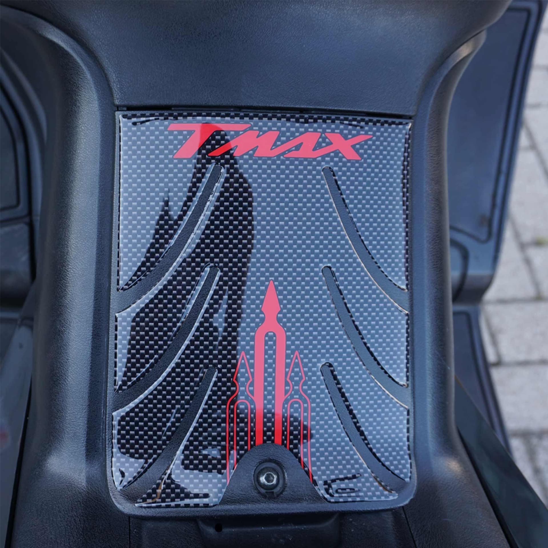 ADESIVO 3D PROTEZIONE PEDANA TMAX compatibile per SCOOTER YAMAHA T MAX 2001-2007 in Decalcomanie adesivi e magneti LabelBike - Bibbiano, commercioVirtuoso.it