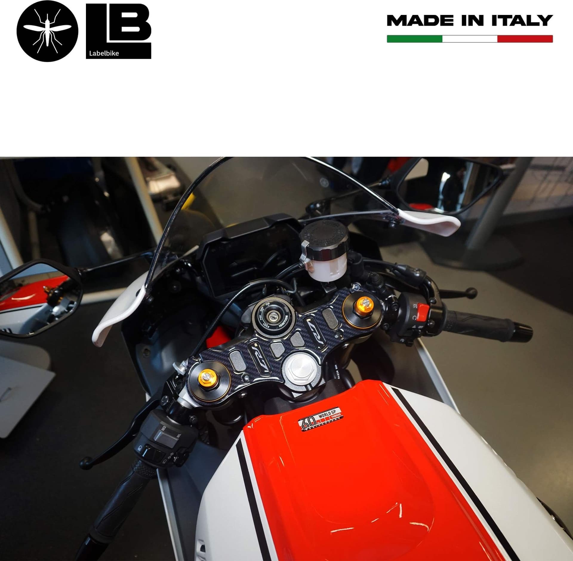 Adesivo 3D Protezione Piastra Forcella Sterzo compatibile con Yamaha R7 2021-24 in Decalcomanie adesivi e magneti LabelBike - Bibbiano, commercioVirtuoso.it