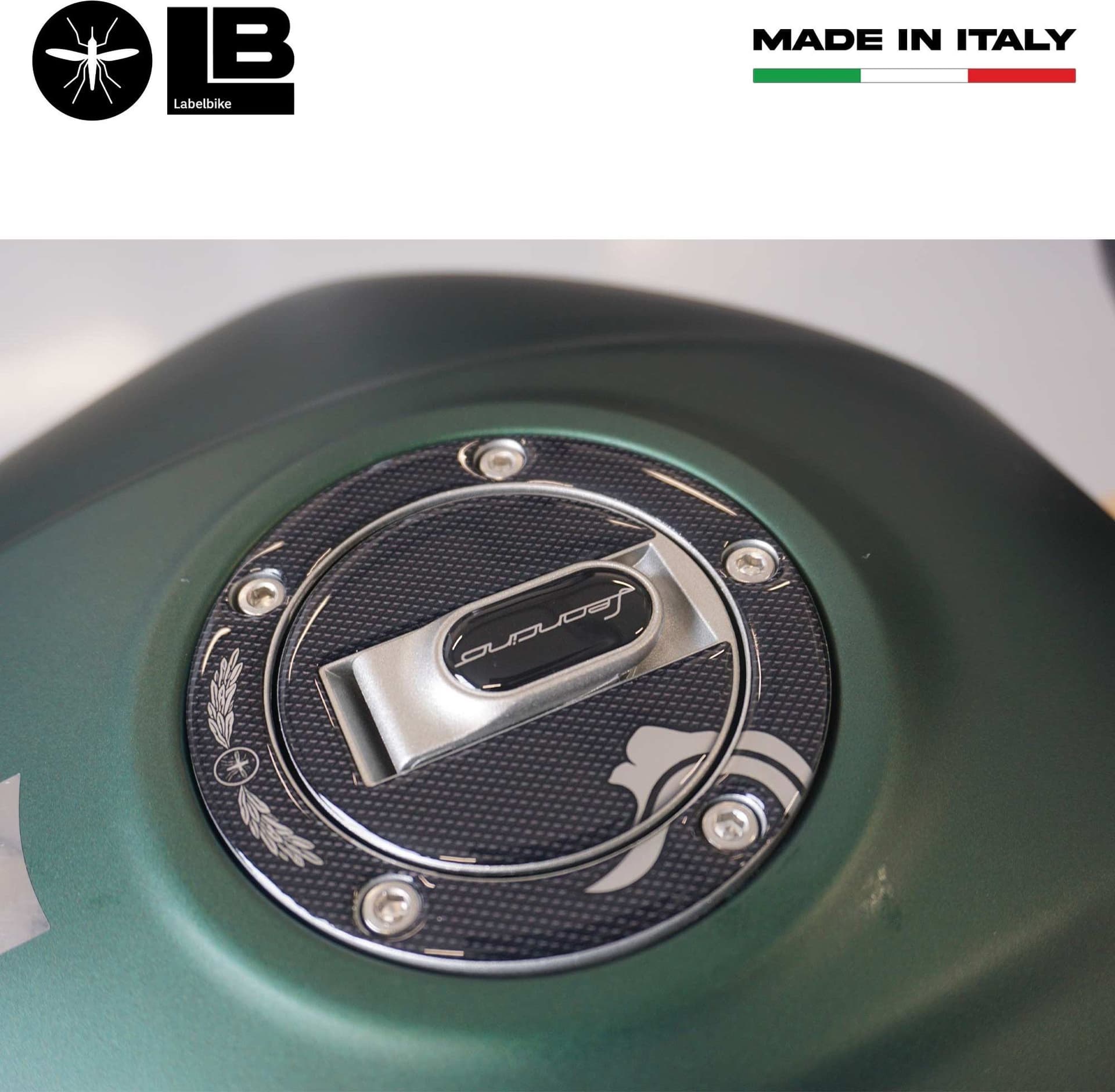 Adesivo 3D Protezione tappo serbatoio compatibile con Benelli Leoncino 800 in Decalcomanie adesivi e magneti LabelBike - Bibbiano, commercioVirtuoso.it
