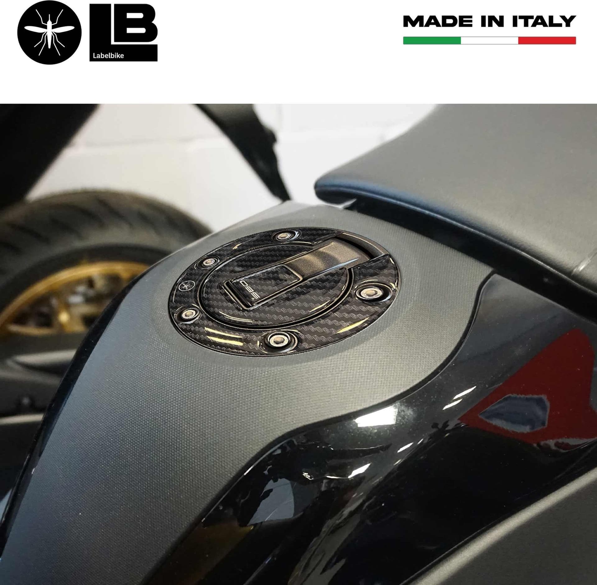 Adesivo 3D Protezione tappo serbatoio scooter compatibile con Yamaha Tmax 2022 in Decalcomanie adesivi e magneti LabelBike - Bibbiano, commercioVirtuoso.it