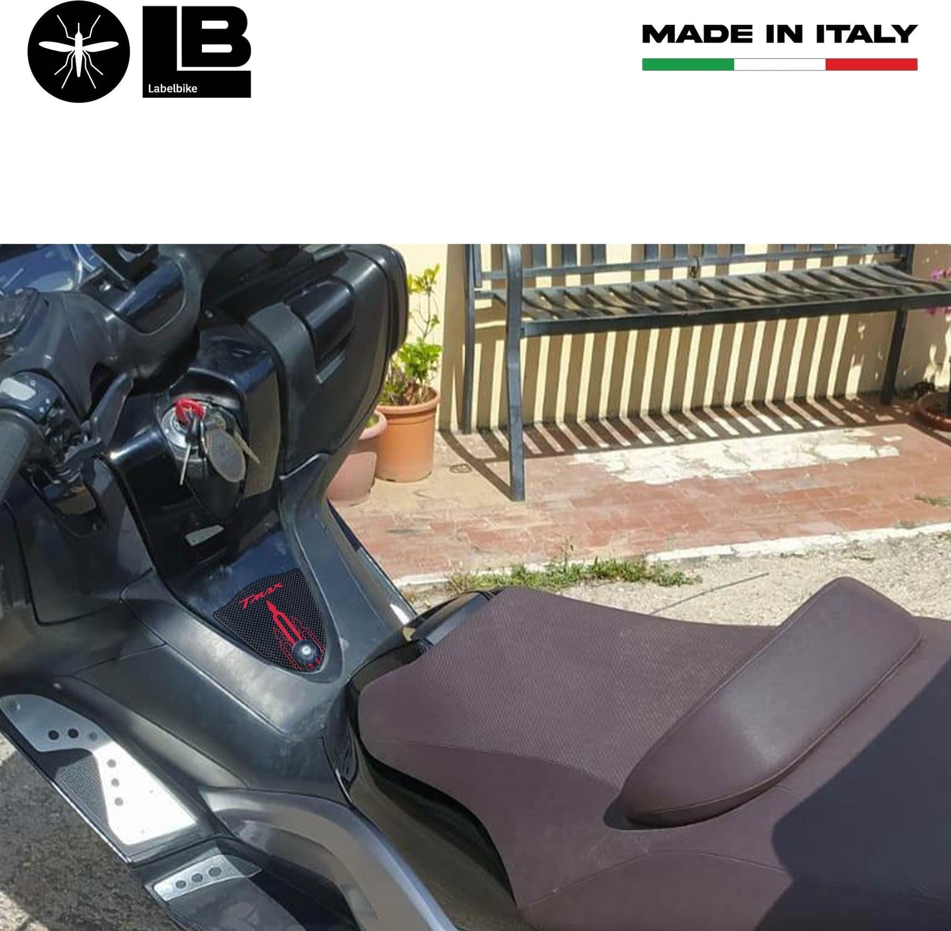 Adesivo resina gel 3D Protezione zona pedana compatibile con T-Max 2008-2011 in Decalcomanie adesivi e magneti LabelBike - Bibbiano, commercioVirtuoso.it