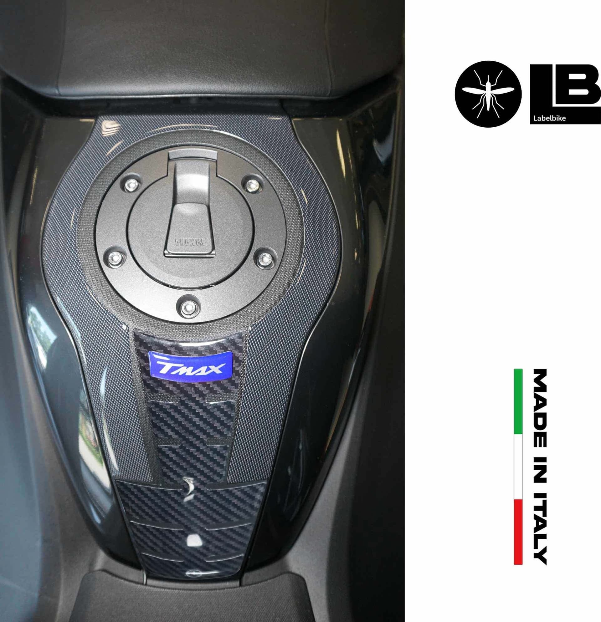 Adesivo resinato 3D Protezione Borchia Tunnel compatibile con Yamaha Tmax 2022 in Decalcomanie adesivi e magneti LabelBike - Bibbiano, commercioVirtuoso.it