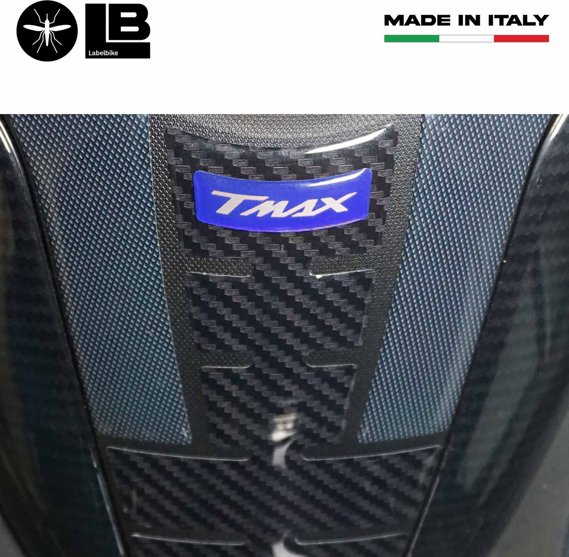 Adesivo resinato 3D Protezione Borchia Tunnel compatibile con Yamaha Tmax 2022 in Decalcomanie adesivi e magneti LabelBike - Bibbiano, commercioVirtuoso.it