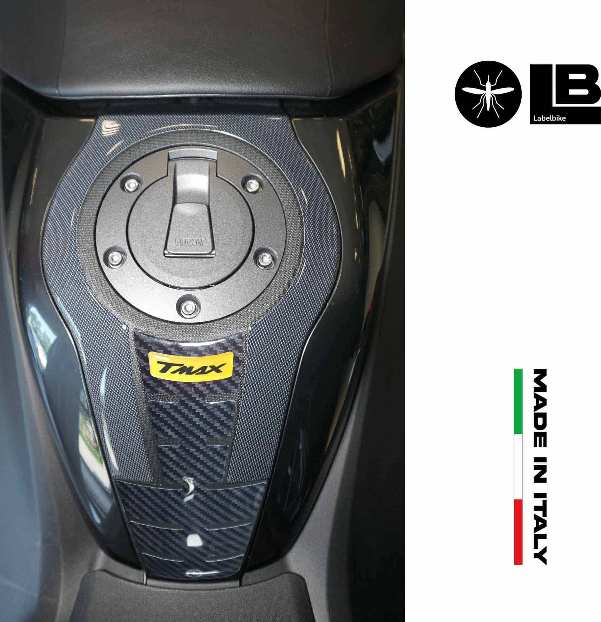 Adesivo resinato 3D Protezione Borchia Tunnel compatibile con Yamaha Tmax 2022 in Decalcomanie adesivi e magneti LabelBike - Bibbiano, commercioVirtuoso.it