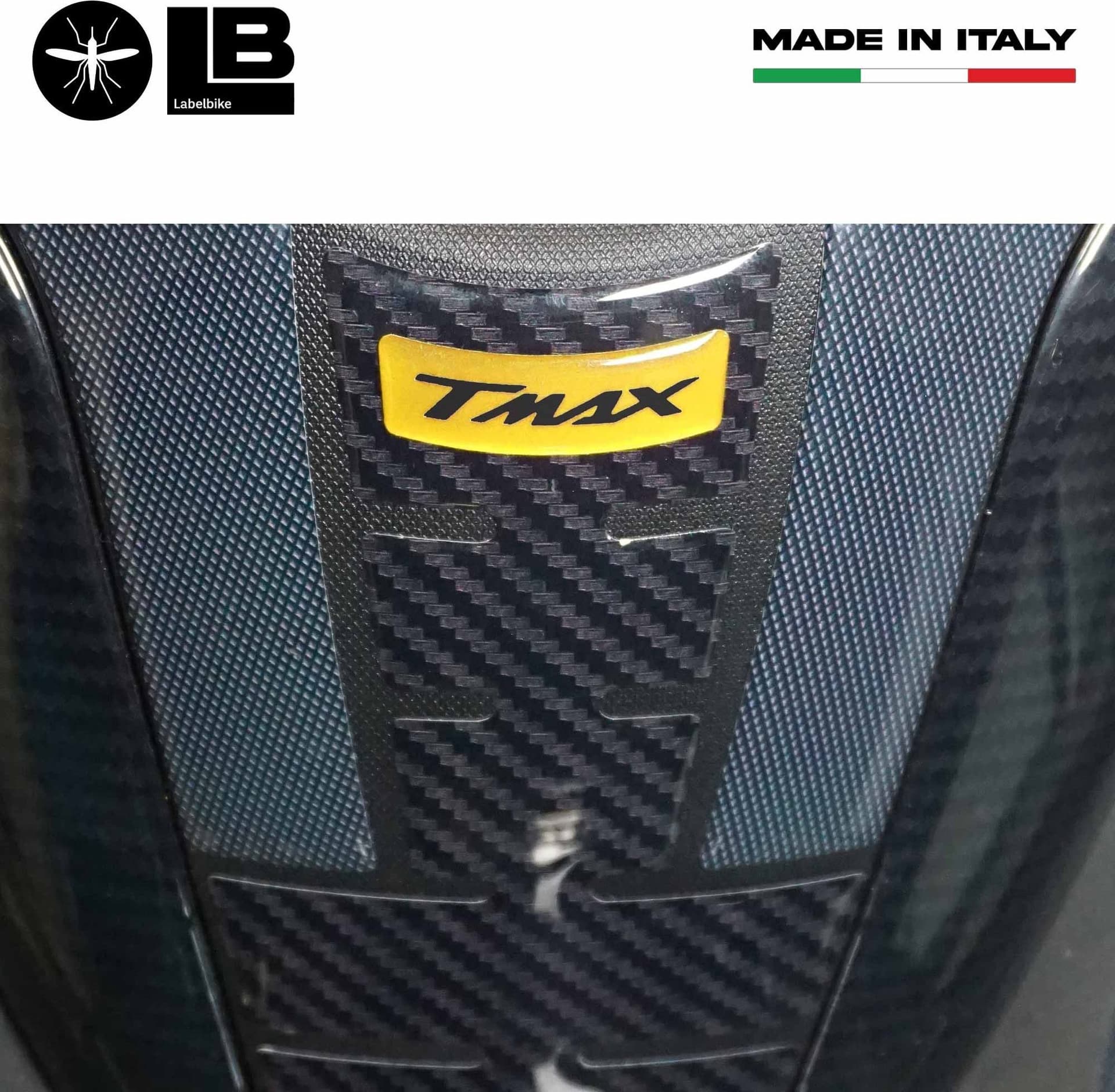 Adesivo resinato 3D Protezione Borchia Tunnel compatibile con Yamaha Tmax 2022 in Decalcomanie adesivi e magneti LabelBike - Bibbiano, commercioVirtuoso.it