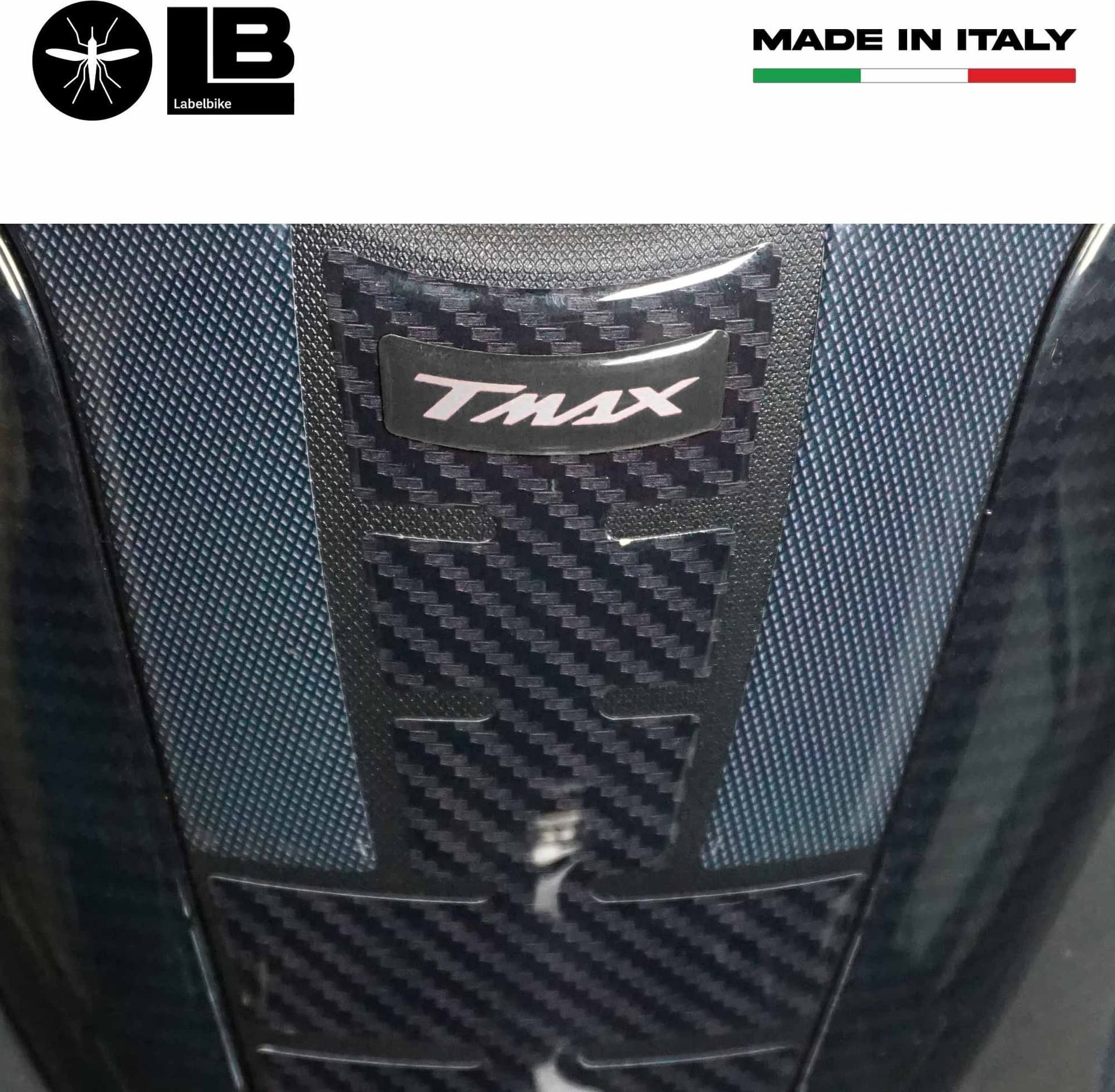 Adesivo resinato 3D Protezione Borchia Tunnel compatibile con Yamaha Tmax 2022 in Decalcomanie adesivi e magneti LabelBike - Bibbiano, commercioVirtuoso.it