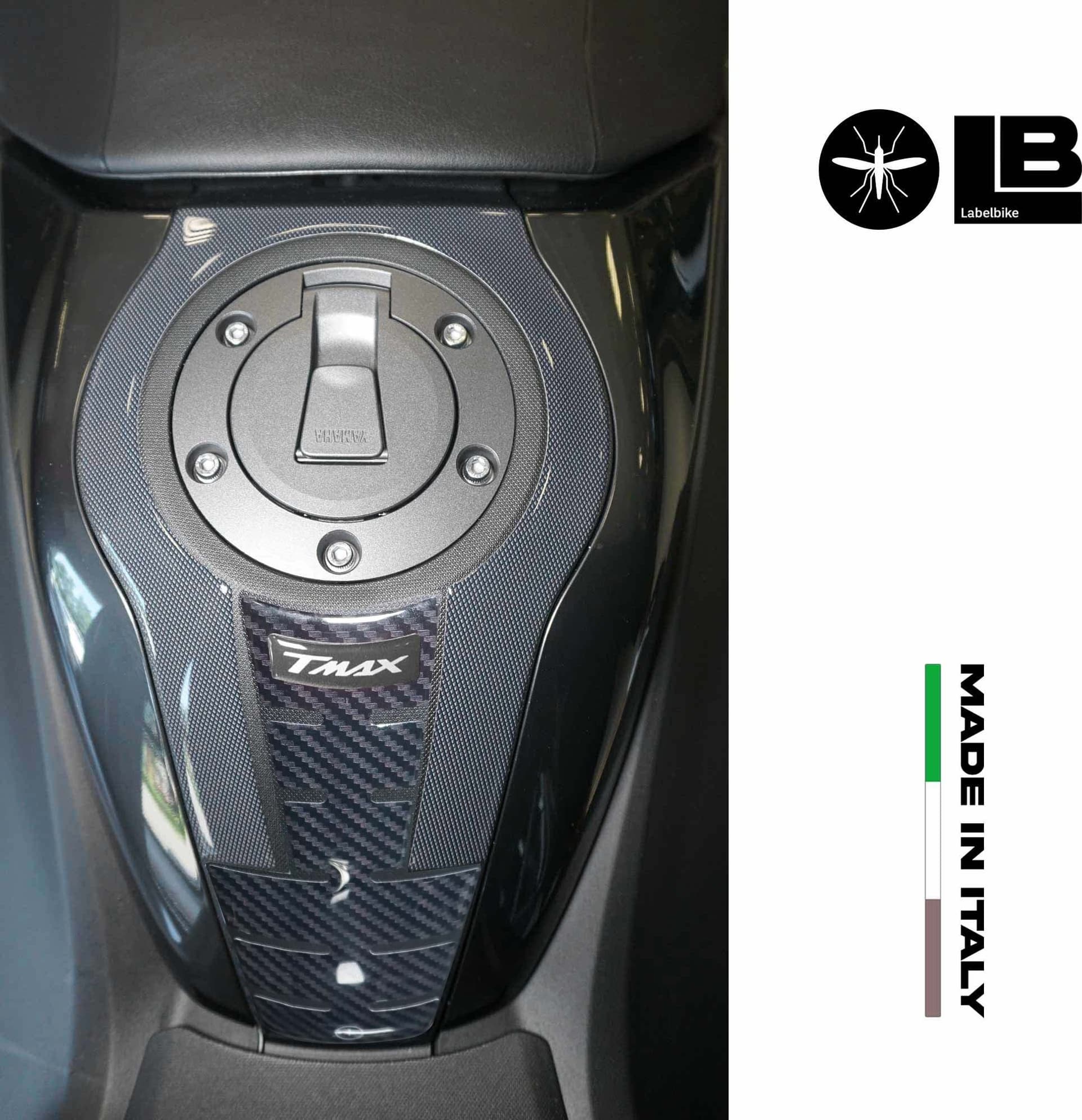 Adesivo resinato 3D Protezione Borchia Tunnel compatibile con Yamaha Tmax 2022 in Decalcomanie adesivi e magneti LabelBike - Bibbiano, commercioVirtuoso.it
