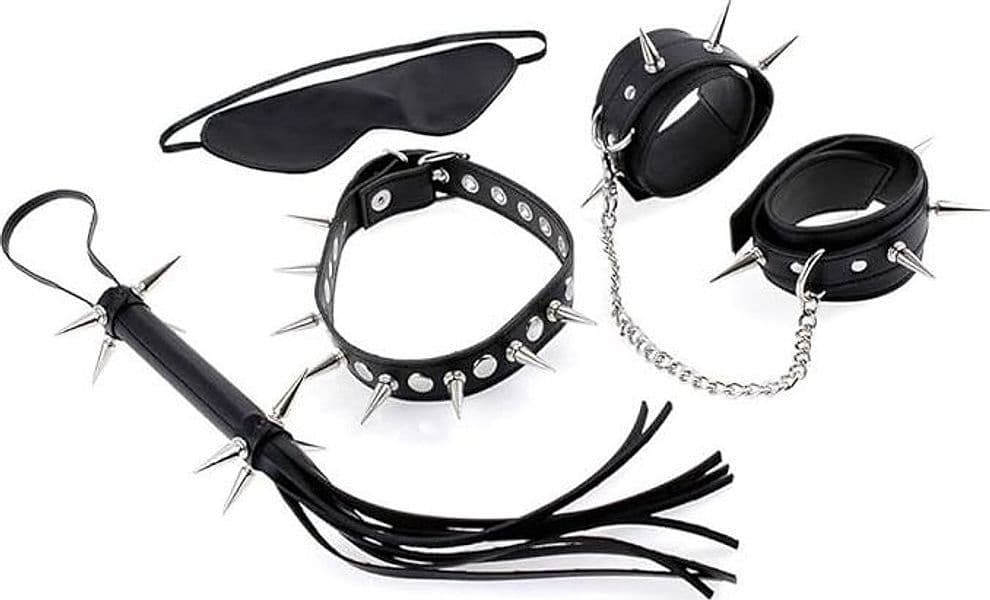 Rockhard bondage Kit set bondage fetish manette collare maschera frusta pelle PU in prodotto Erosdom - Palmi, commercioVirtuoso.it