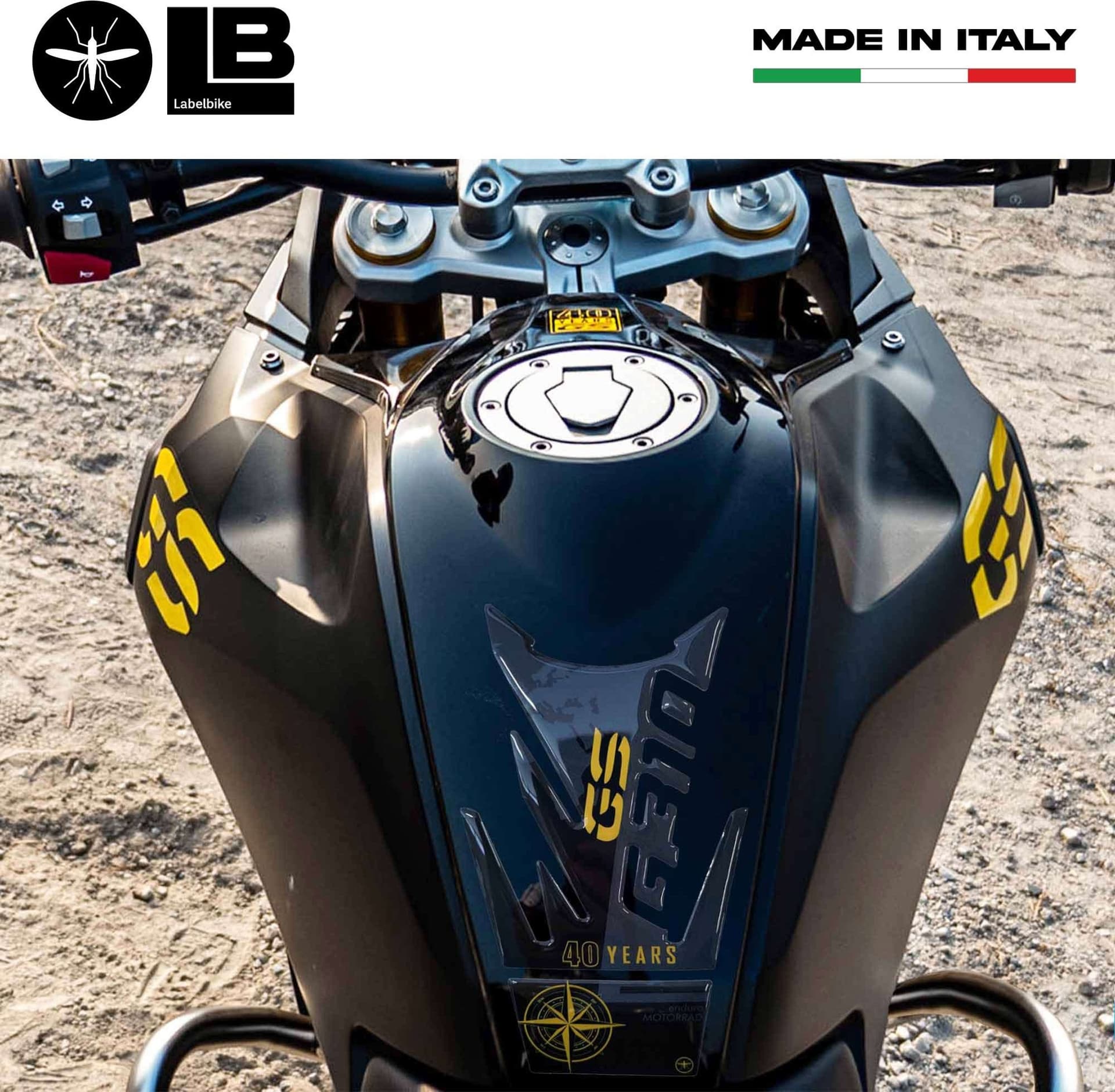 Paraserbatoio Adesivo 3D moto compatibile con BMW G 310 GS 40th ann. 2017-2023 in Decalcomanie adesivi e magneti LabelBike - Bibbiano, commercioVirtuoso.it