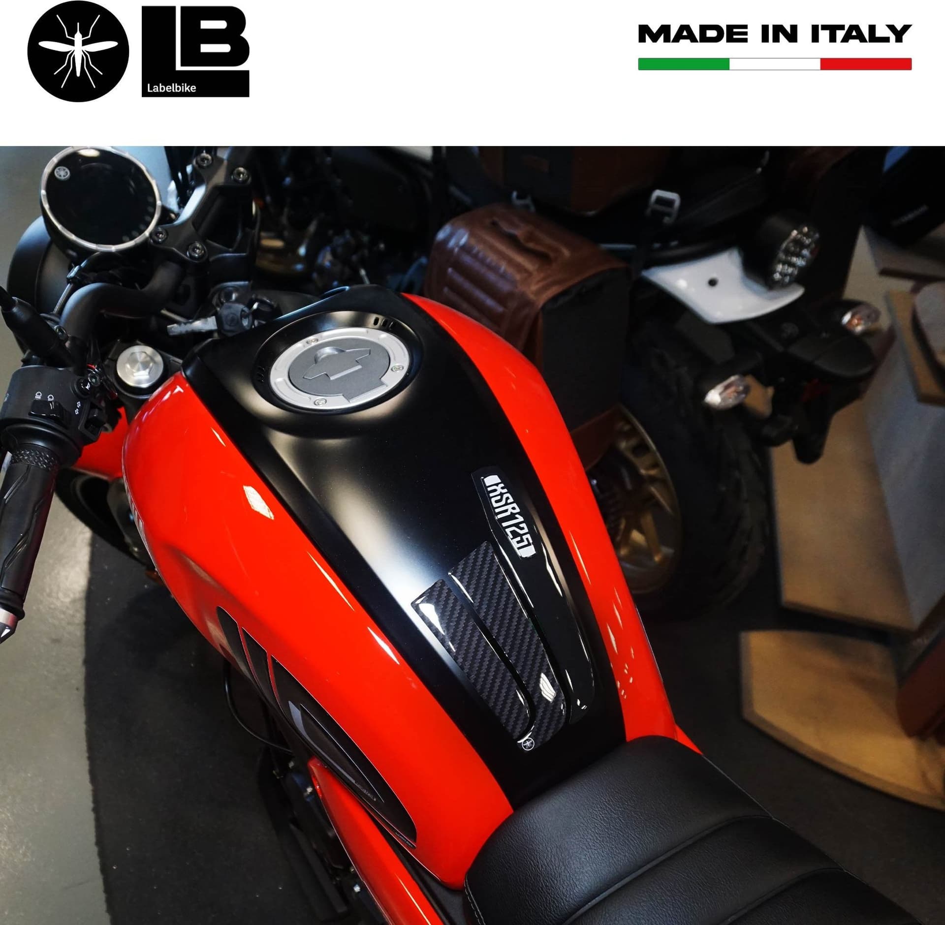 Paraserbatoio adesivo 3D Protezione serbatoio moto compatibile con Yamaha XSR125 in Decalcomanie adesivi e magneti LabelBike - Bibbiano, commercioVirtuoso.it