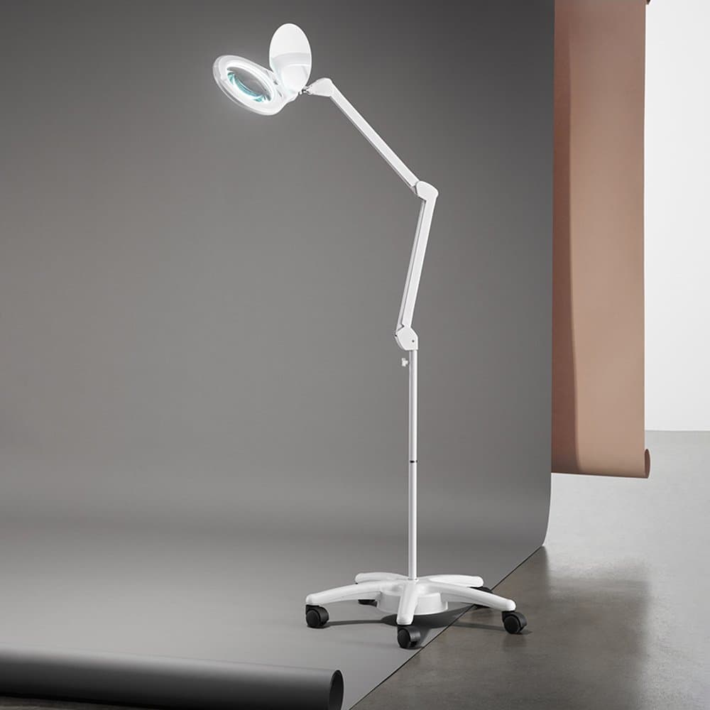 Lampada Da Scrivania Moderna Close Bianco Led in Lampade da lavoro LuceArt - Montecorvino Pugliano, commercioVirtuoso.it