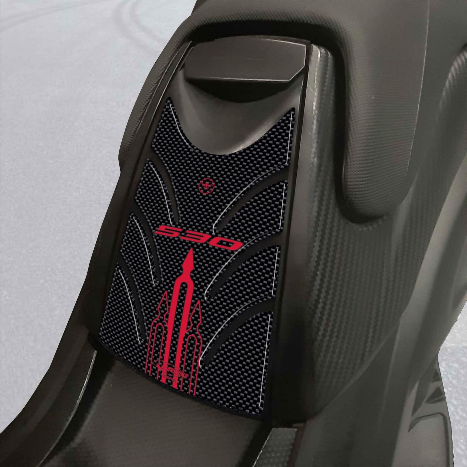 PROTEZIONE SPORTELLO SERBATOIO TMAX 530 ADESIVO 3D CARBON SCOOTER T MAX 2012-16 in Decalcomanie adesivi e magneti LabelBike - Bibbiano, commercioVirtuoso.it