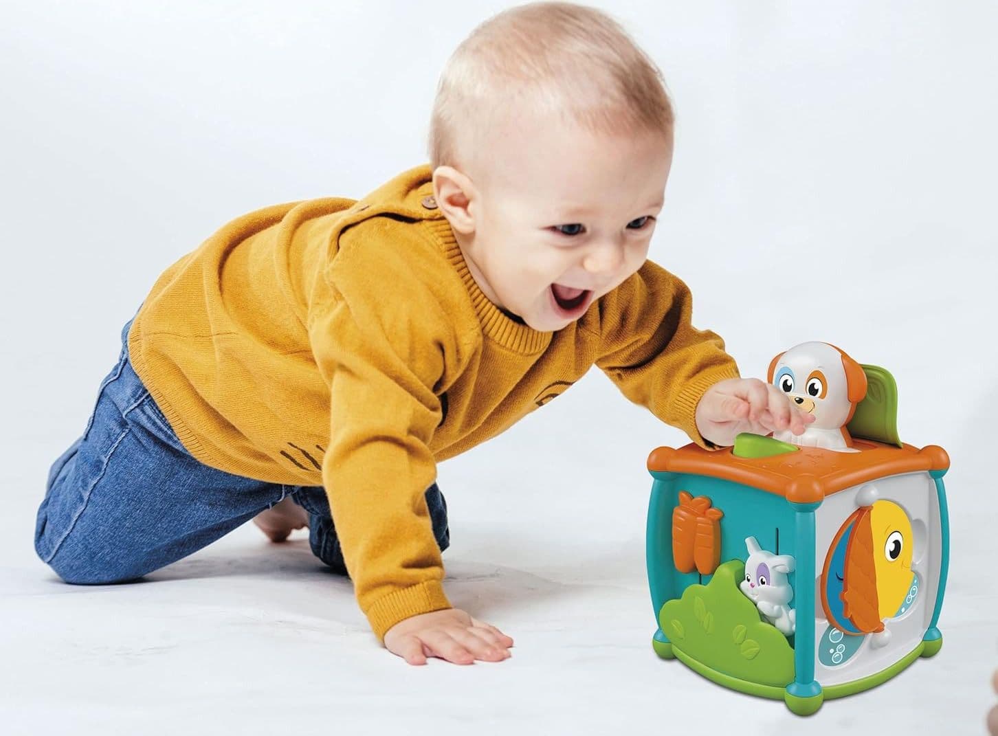 Clementoni - Baby Peekabo Activity Cube 17672 in prodotto Centro Bimbo - Siderno, commercioVirtuoso.it