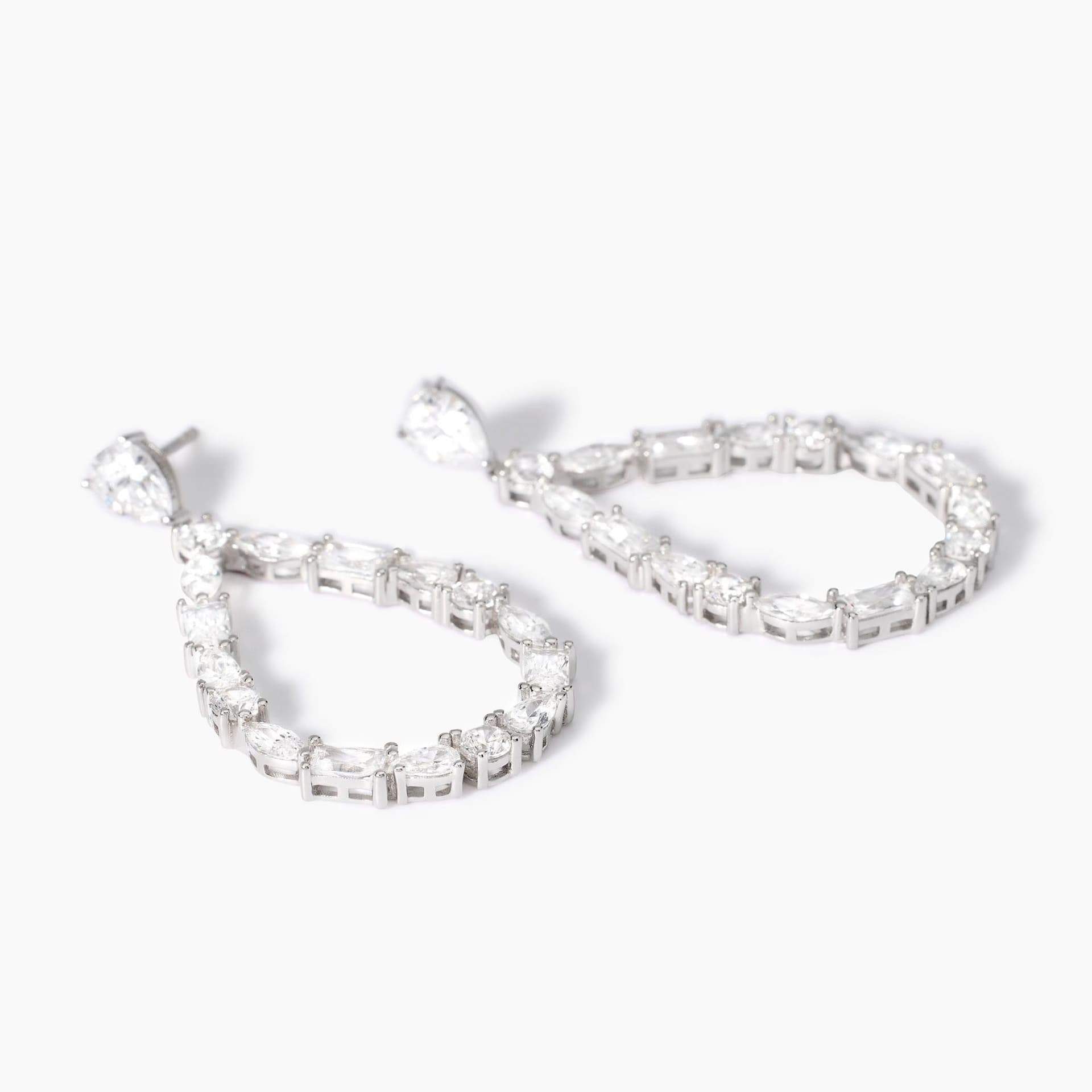 Mabina - Orecchini in argento a goccia con zirconi LUXURY in Orecchini Alba Gioielli - Casoria, commercioVirtuoso.it