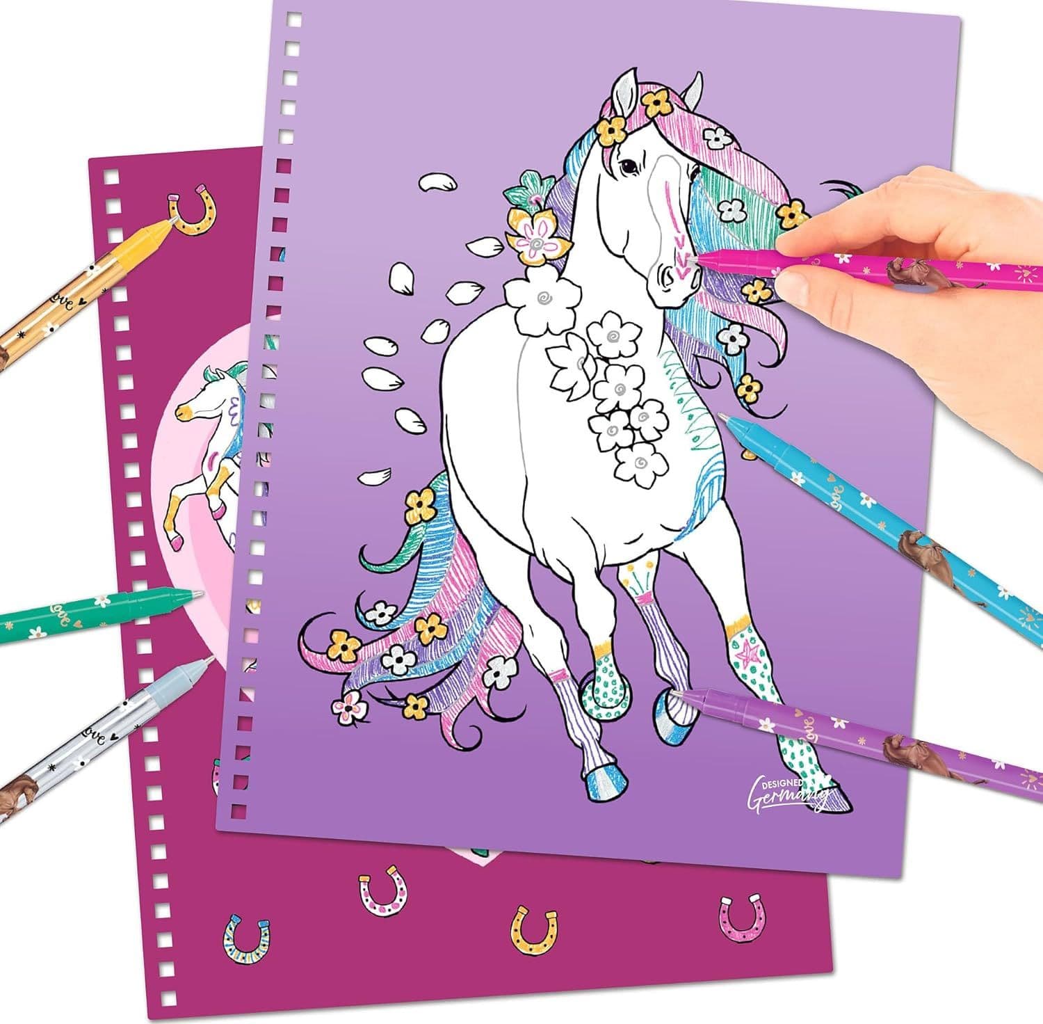 Depesche - Libro da Colorare Glitter Horses 12931 in prodotto Centro Bimbo - Siderno, commercioVirtuoso.it
