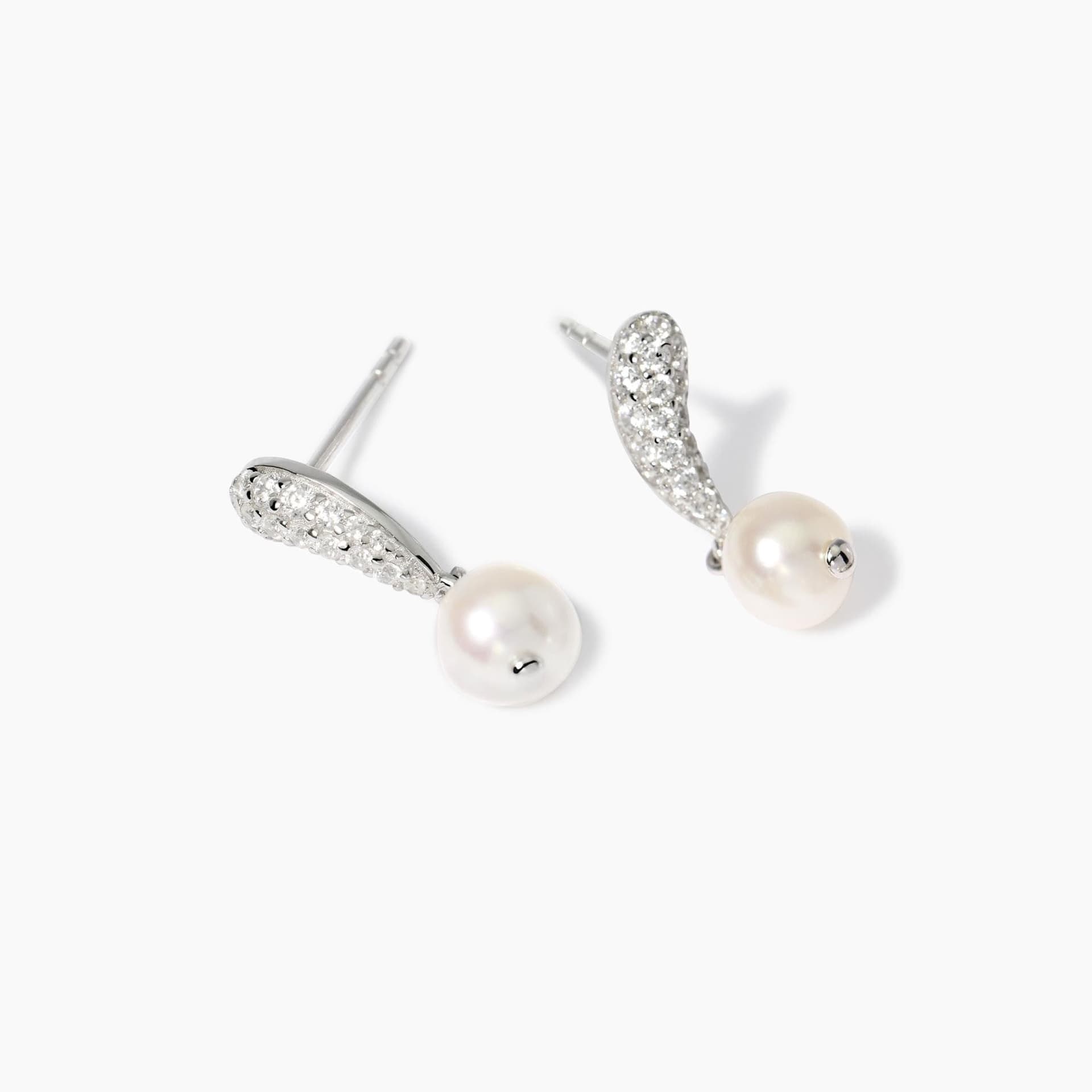Mabina  -  Orecchini con pavé di zirconi e perle coltivate OPERA in Orecchini Alba Gioielli - Casoria, commercioVirtuoso.it
