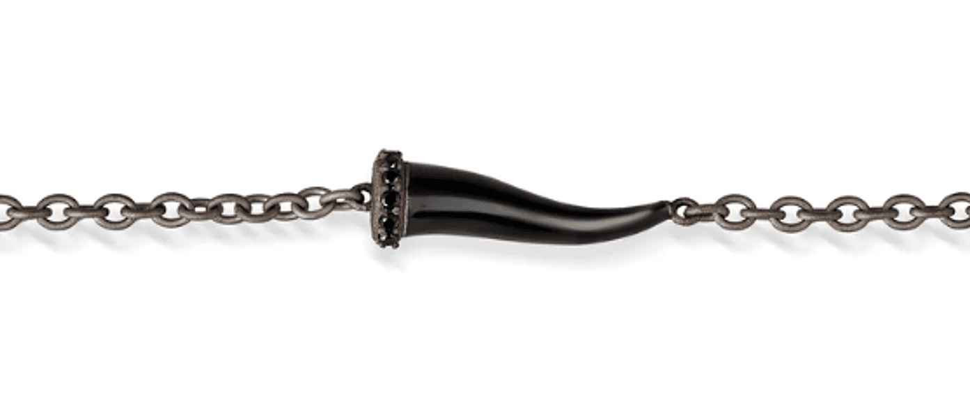 MANO J - BRACCIALE CHARMS CON CORNETTO SMALTATO NERO IN TITANIO, 5 BLACK E CATENA in Bracciali Alba Gioielli - Casoria, commercioVirtuoso.it