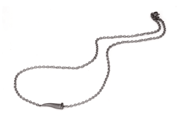 MANO J - COLLANA LINEA CHARMS CON CORNETTO IN TITANIO, 5 DIAMANTI BLACK E CATENA in Collane Alba Gioielli - Casoria, commercioVirtuoso.it
