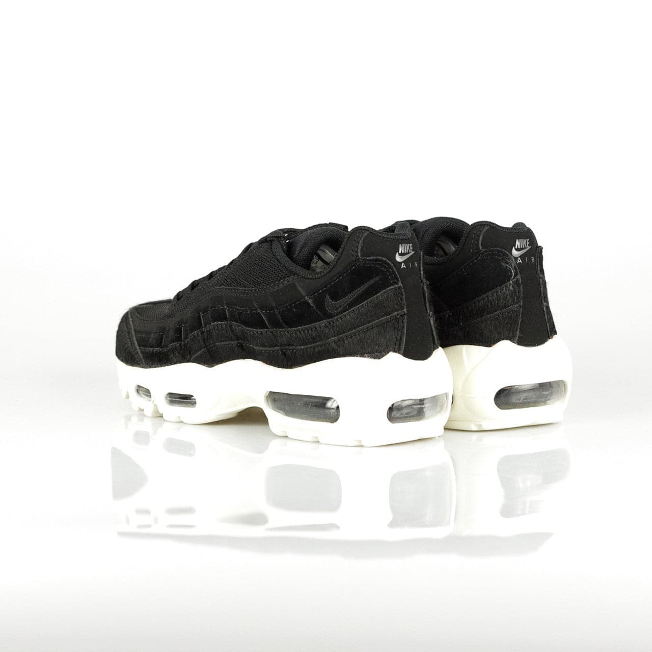 Nike Scarpa Bassa Donna Wmns Air Max 95 Lx Black/black/dark Grey/sail da donna in Scarpe da corsa su strada Drestige - Casamassima, commercioVirtuoso.it