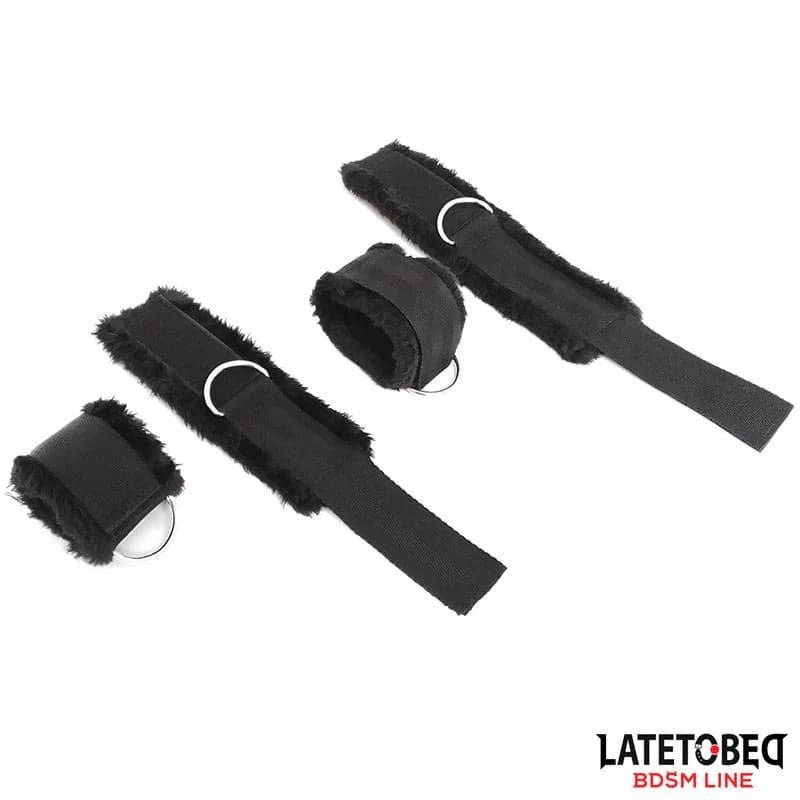 Bondage set Velvet manette cavigliere per il letto sistema contenimento regolabile nero in prodotto Erosdom - Palmi, commercioVirtuoso.it