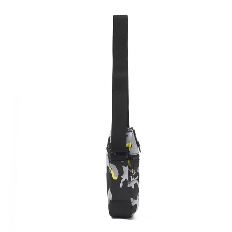 CATERPILLAR CAT Rodney Mini Tablet Bag 84059 – AOP Camo Black/Grey/Yellow 634 in Borse Messenger 3A Moda Mare Sport - Bellaria Igea Marina, commercioVirtuoso.it