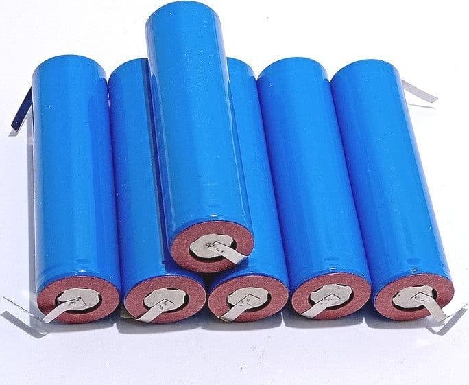 6 Batterie 18650 3,7V Litio 2000mAh Ricaricabile Paglietta Linguette in Pile ricaricabili Solgeny - Besate, commercioVirtuoso.it