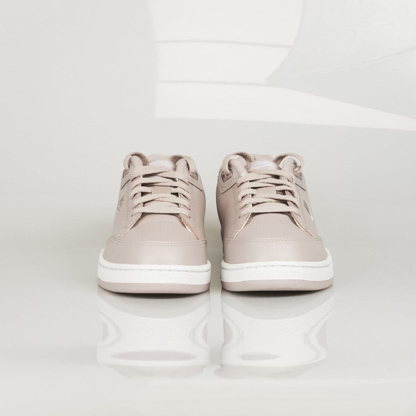 Nike Scarpa Bassa Uomo Grandstand Ii Particle Rose/particle Rose da uomo in Sneaker casual Drestige - Casamassima, commercioVirtuoso.it
