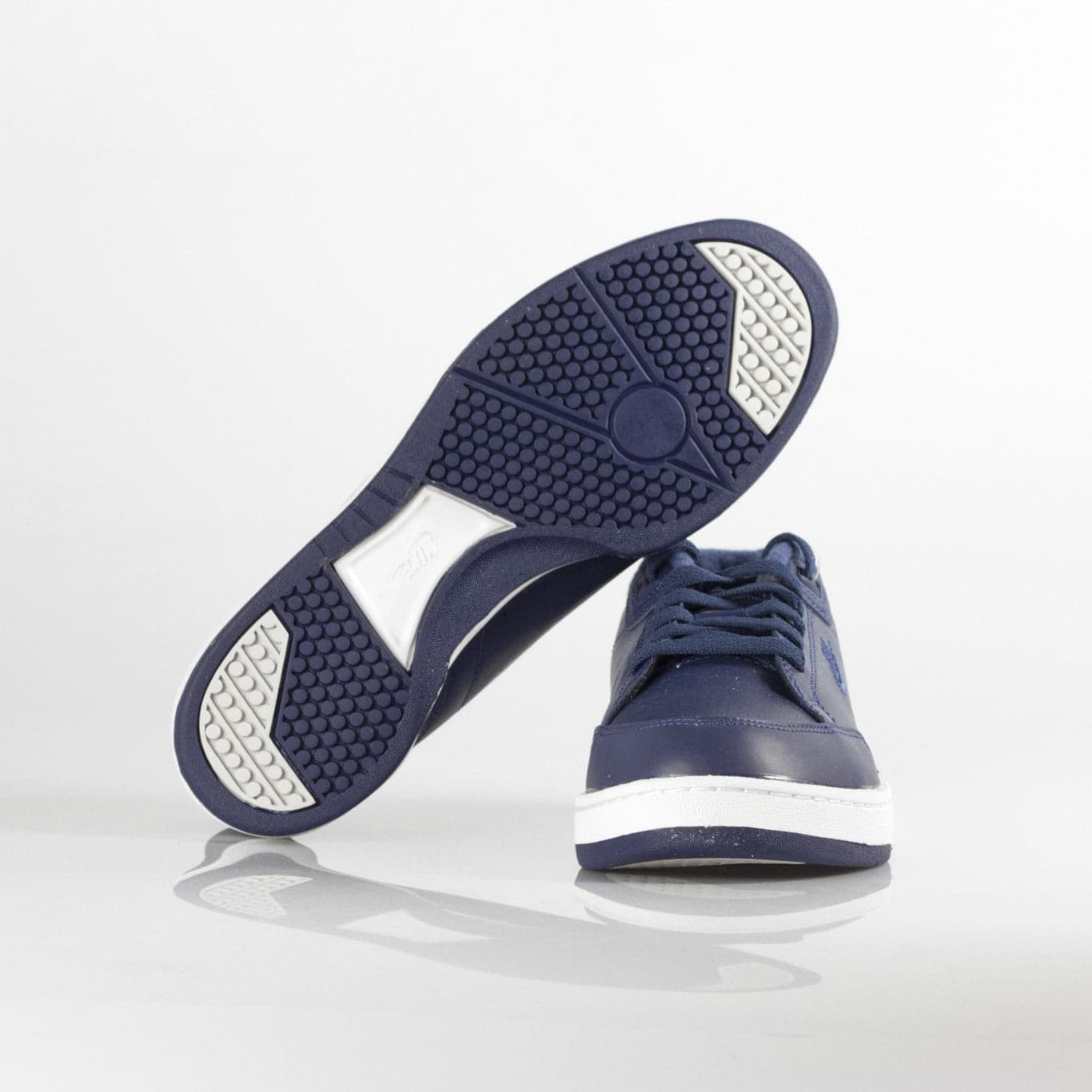Nike Scarpa Bassa Uomo Grandstand Ii Navy/navy/white/neutral Grey da uomo in Sneaker casual Drestige - Casamassima, commercioVirtuoso.it