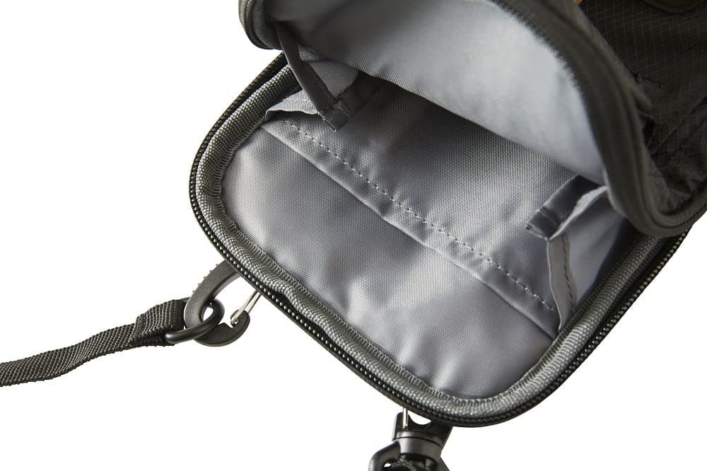 Cat Borsello a tracolla Urban Mountaineer line Pollux Small Pouch 83708, Nero in Borse a tracolla 3A Moda Mare Sport - Bellaria Igea Marina, commercioVirtuoso.it