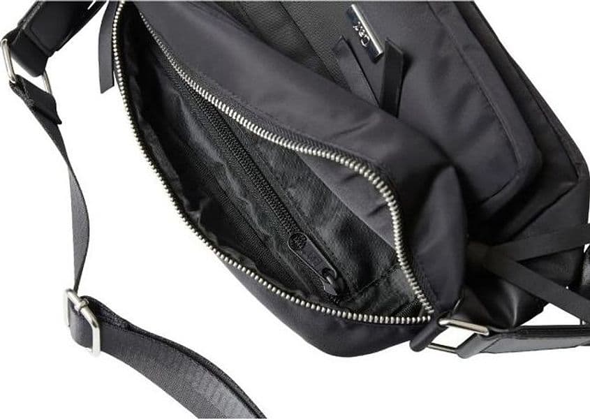 CAT Marsupio Mini Crossbody Bag Urban Young line 84510 Black in Borse a tracolla 3A Moda Mare Sport - Bellaria Igea Marina, commercioVirtuoso.it