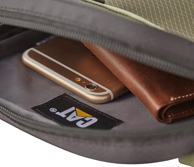 Caterpillar Borsello a tracolla CAT Utility Messanger Bag Army/Black in Borse a spalla 3A Moda Mare Sport - Bellaria Igea Marina, commercioVirtuoso.it
